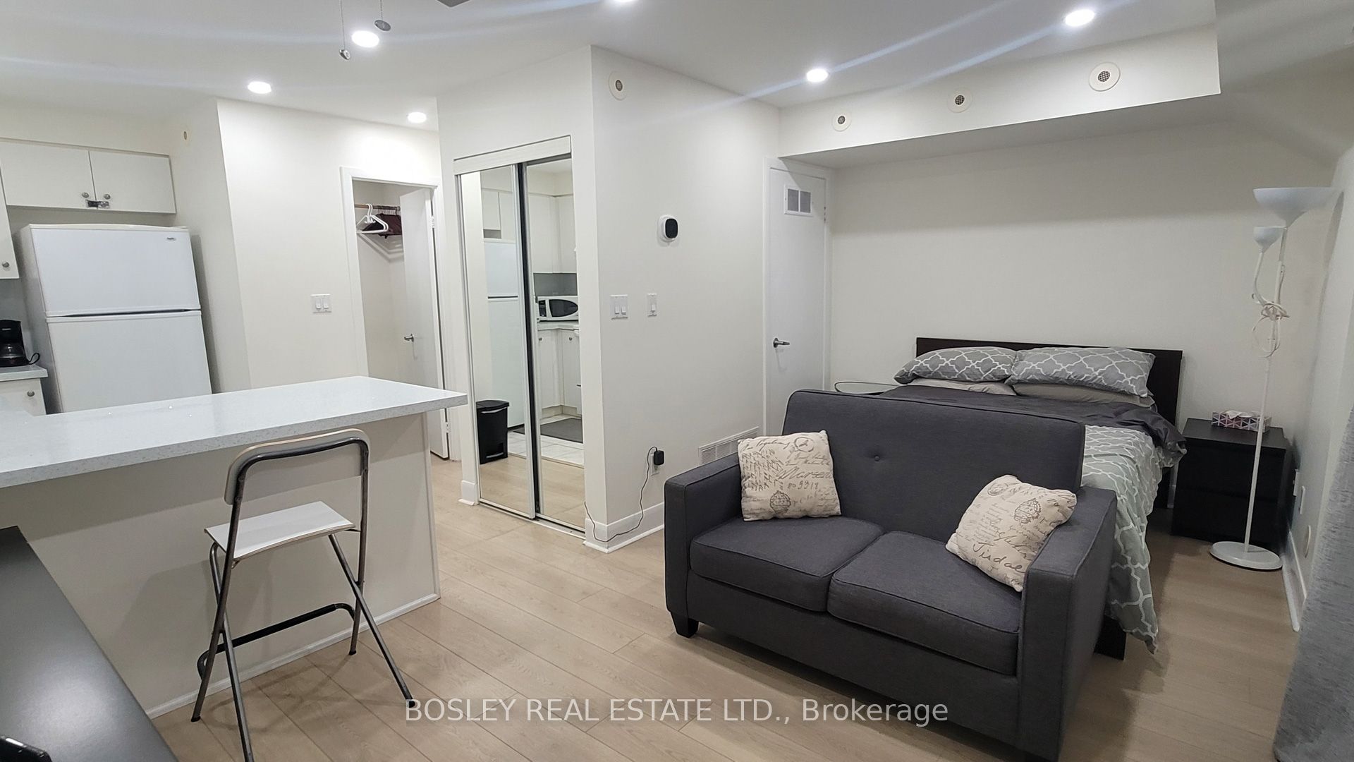 415 Jarvis Street 155, Toronto, ON M4Y 3C1 photo 5