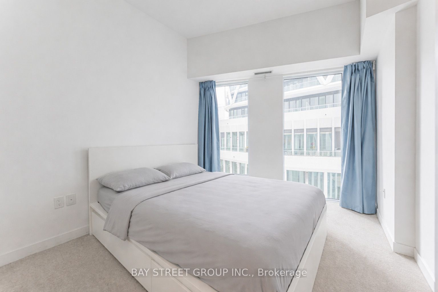 238 Simcoe Street 606, Toronto, ON M5T 3B9 photo 4