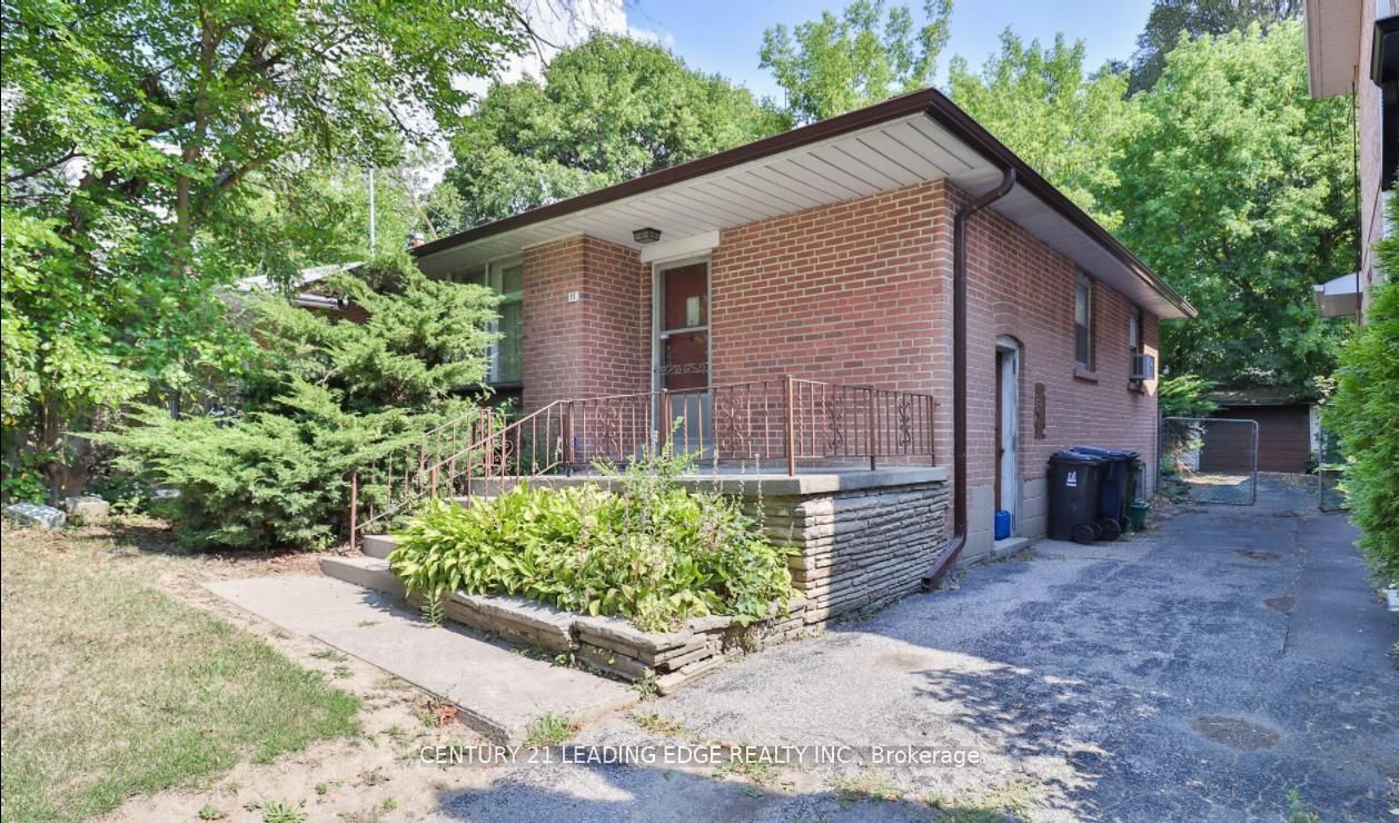 11 Collinson Boulevard, Toronto, ON M3H 3B7 photo 2