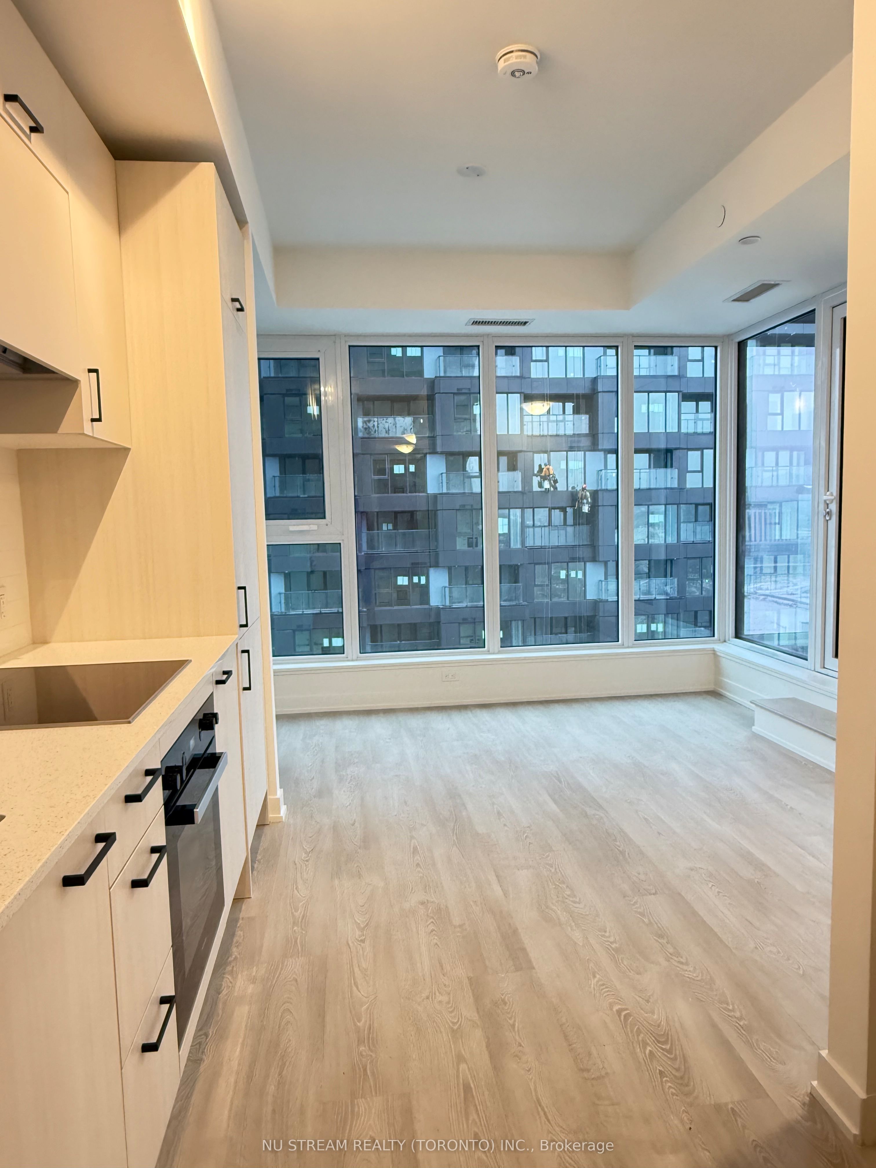 1 Quarrington Lane S 1212, Toronto, ON M3C 0S4 photo 2