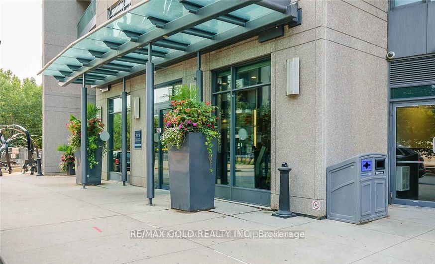 219 Fort York Boulevard 1211, Toronto, ON M5V 1B1 photo 4