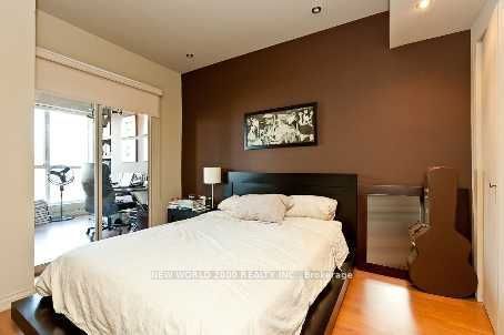 633 Bay Street Ph09, Toronto, ON M5G 2G4 photo 3