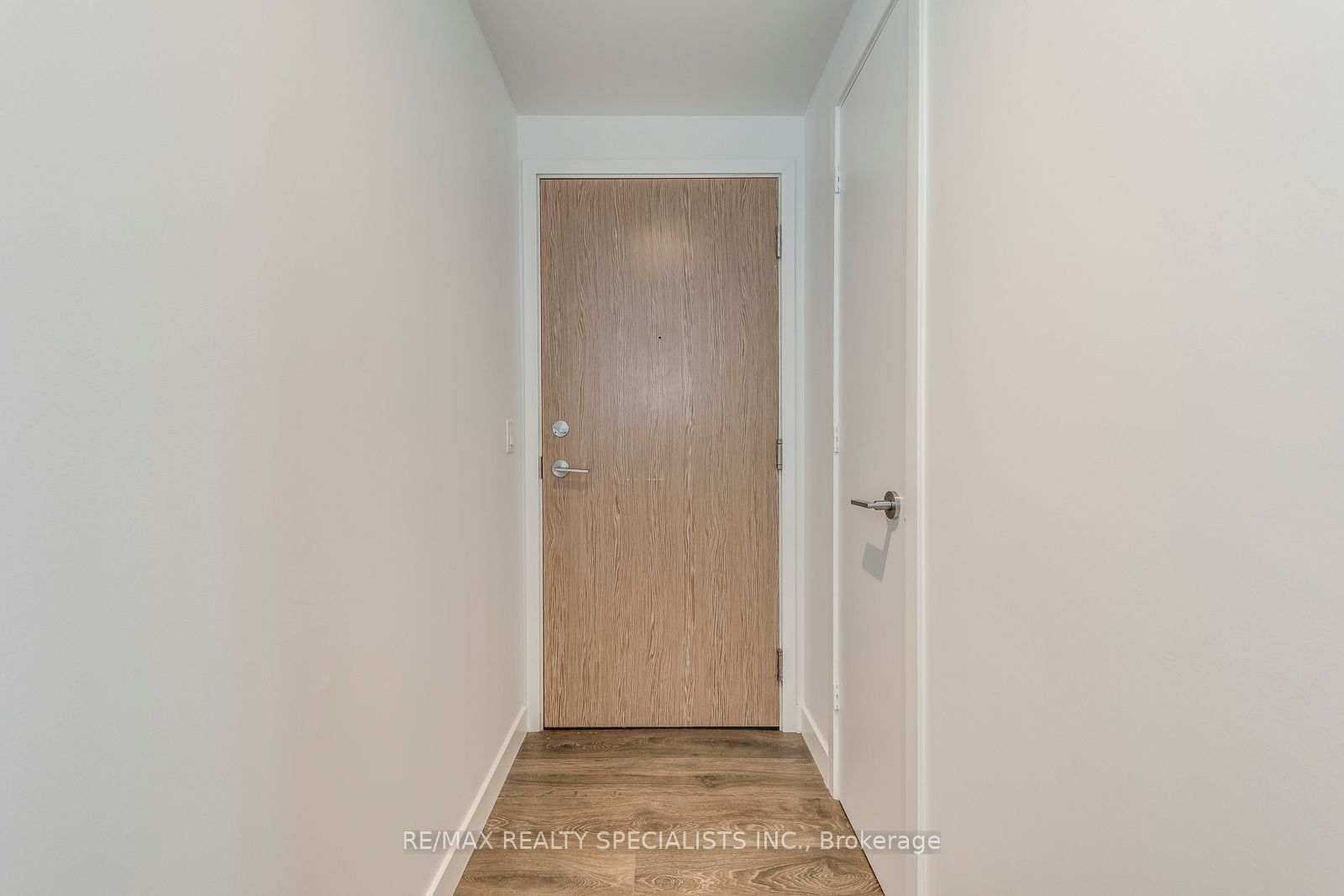 215 Queen Street W 1405, Toronto, ON M5V 0P5 photo 4