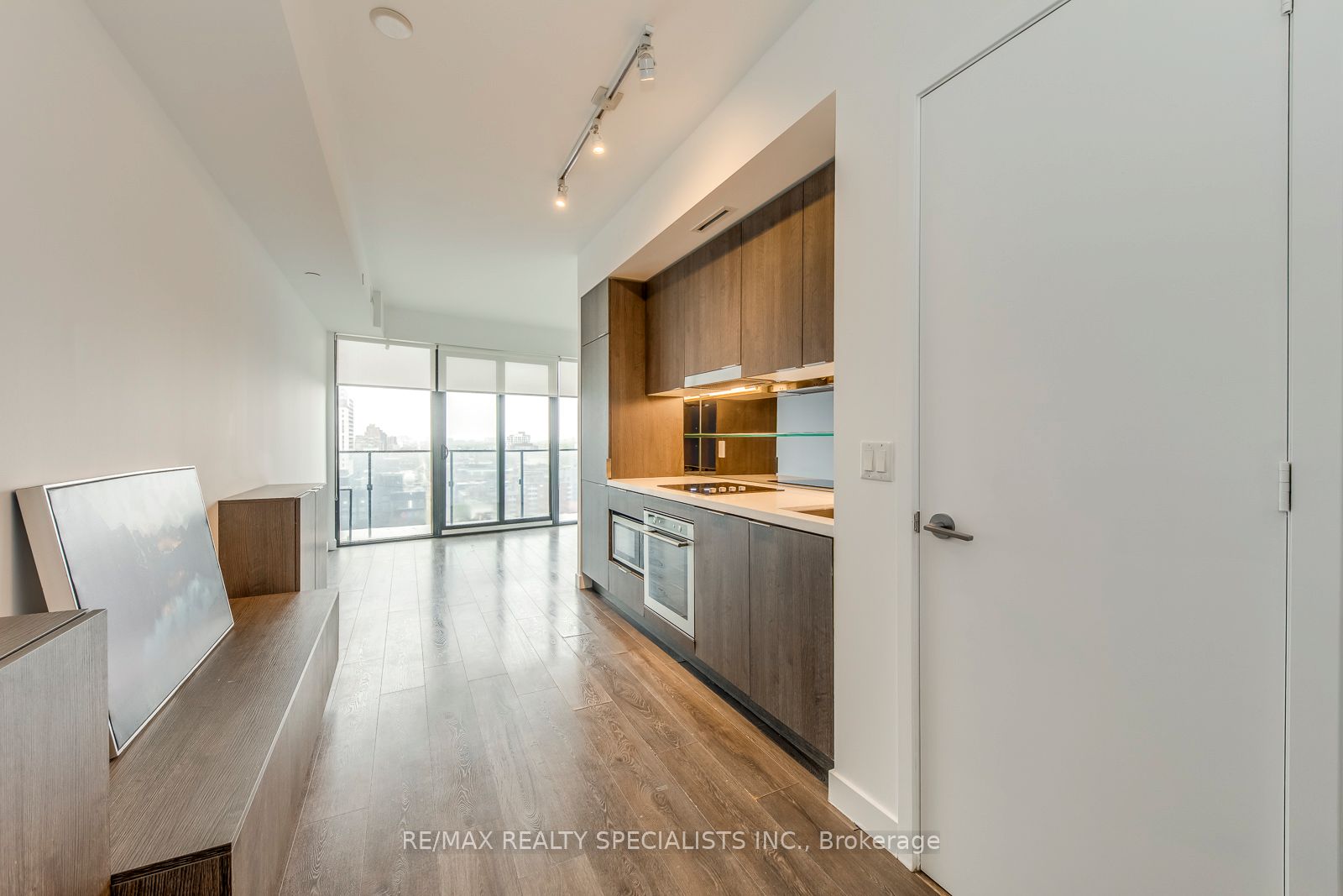 215 Queen Street W 1405, Toronto, ON M5V 0P5 photo 5