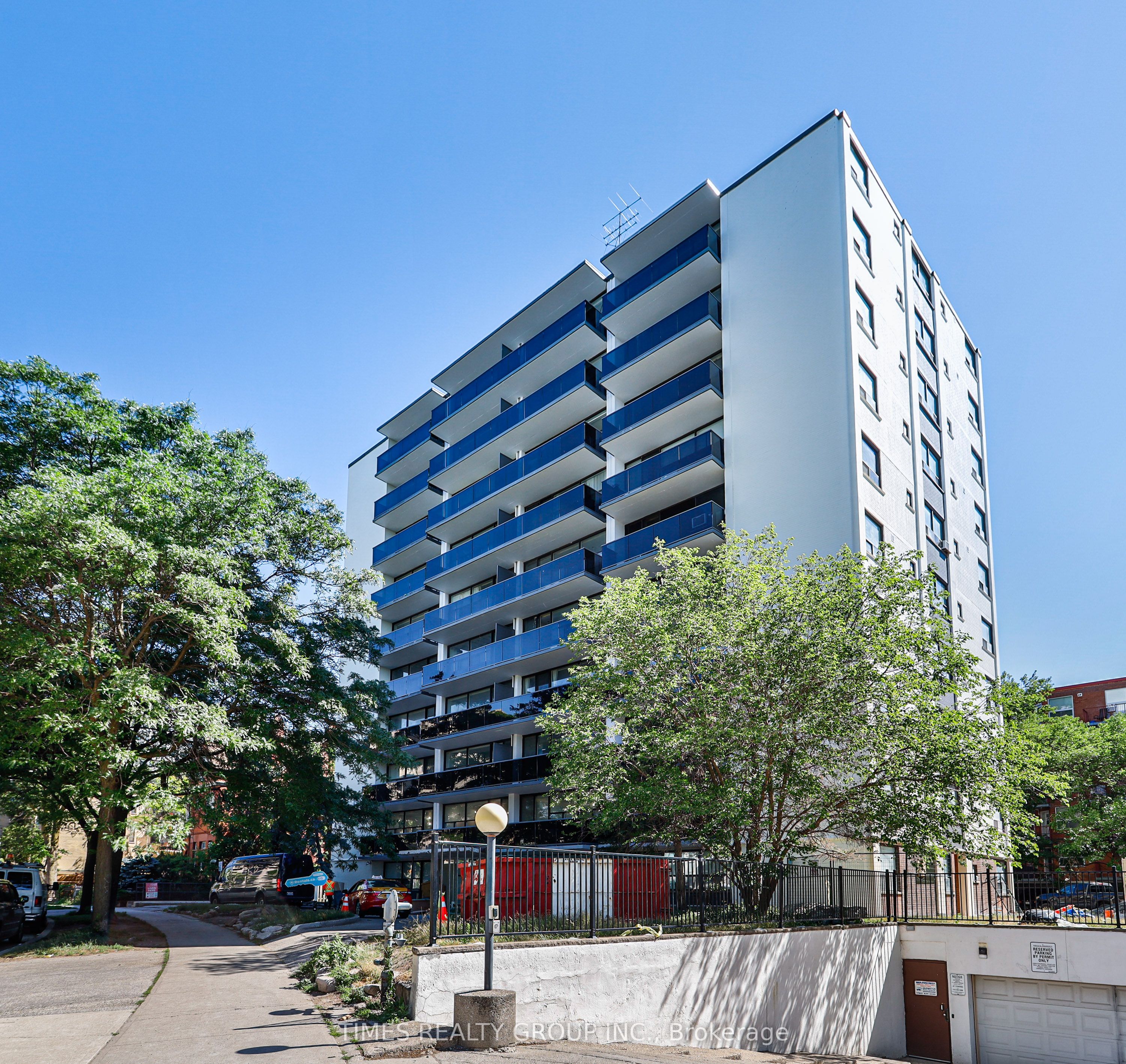 15 Walmer Road 103, Toronto, ON M5R 2X1