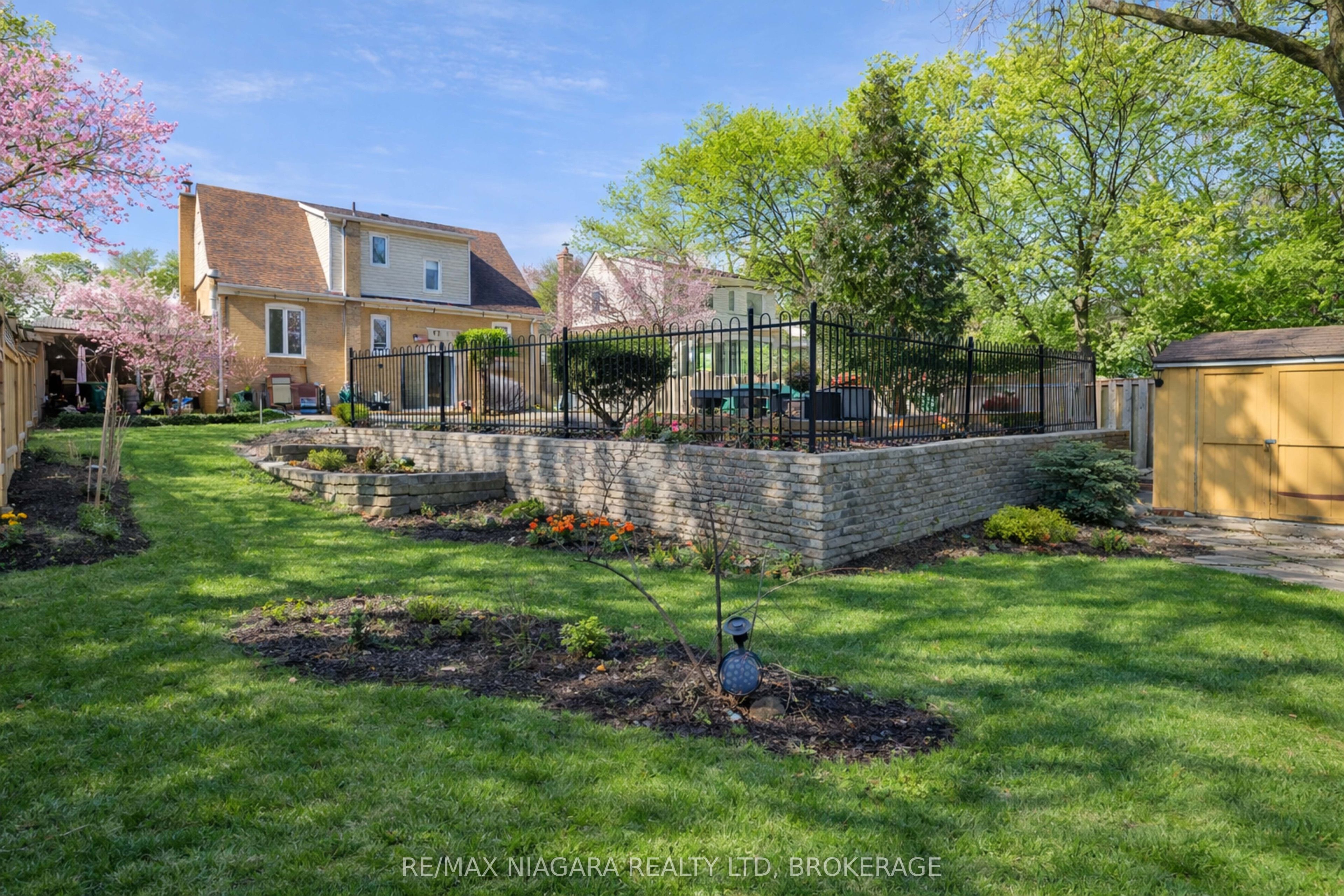65 Craigmore Crescent, Toronto, ON M2N 2Y6 photo 2