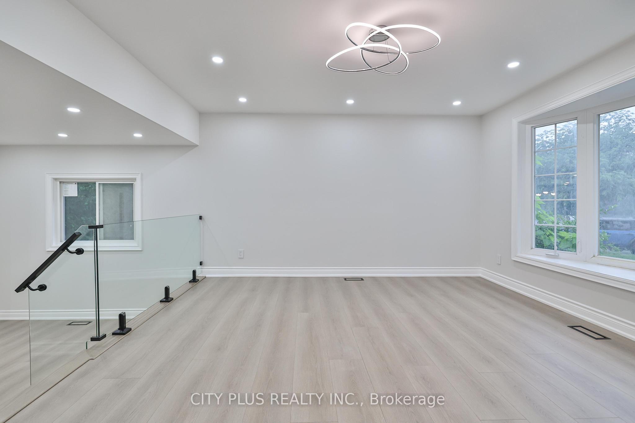23 Reiber Crescent, Toronto, ON M2H 1C3 photo 5