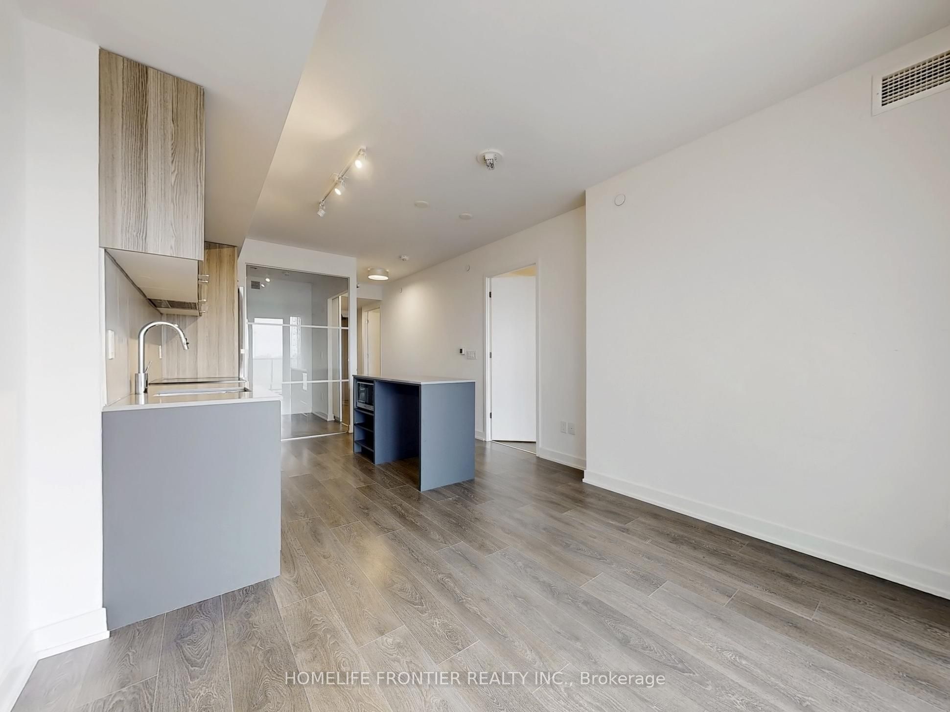 8 Tippet Road 709, Toronto, ON M3H 0E7 photo 4