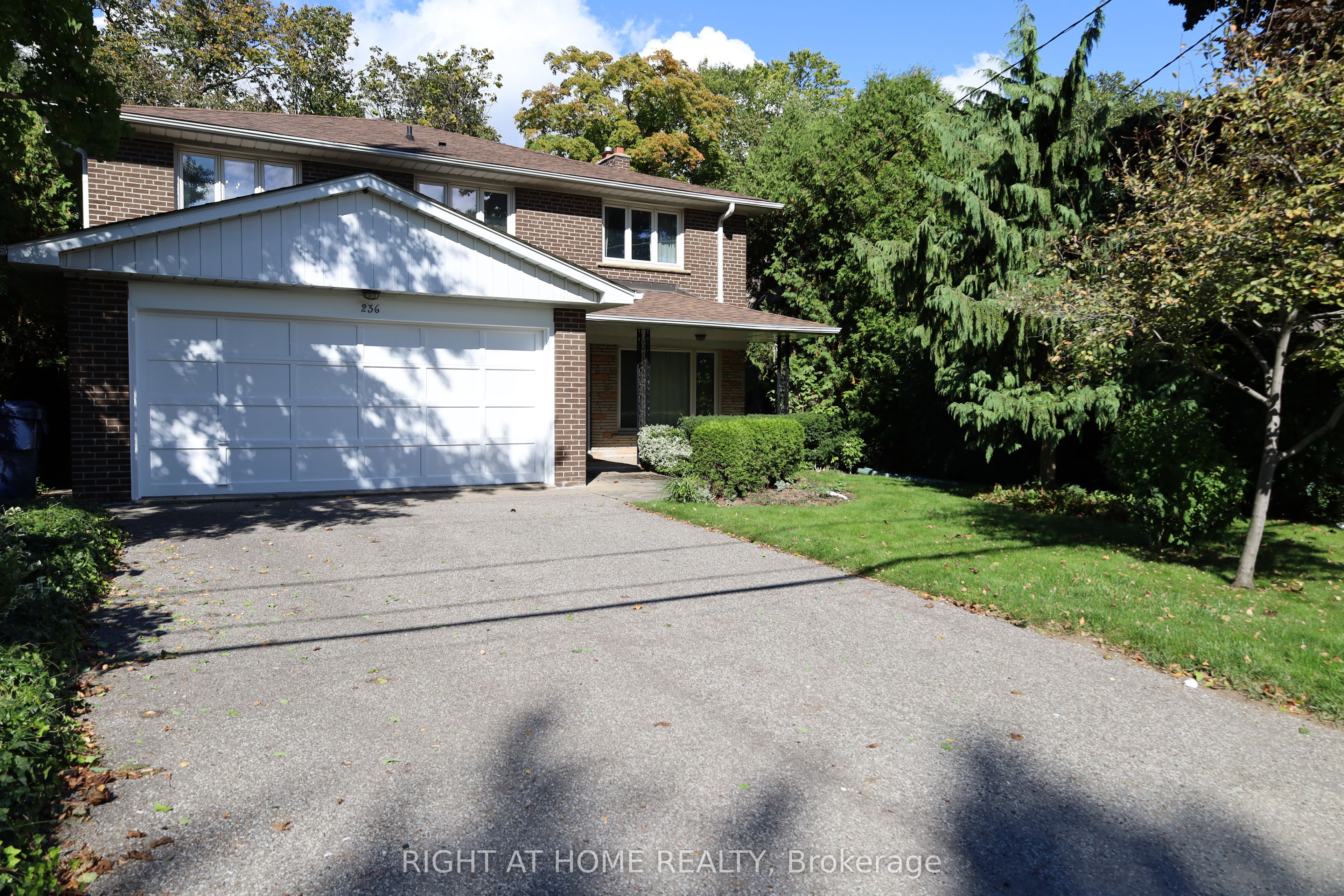 236 York Mills Road, Toronto, ON M2L 1L1 photo 2