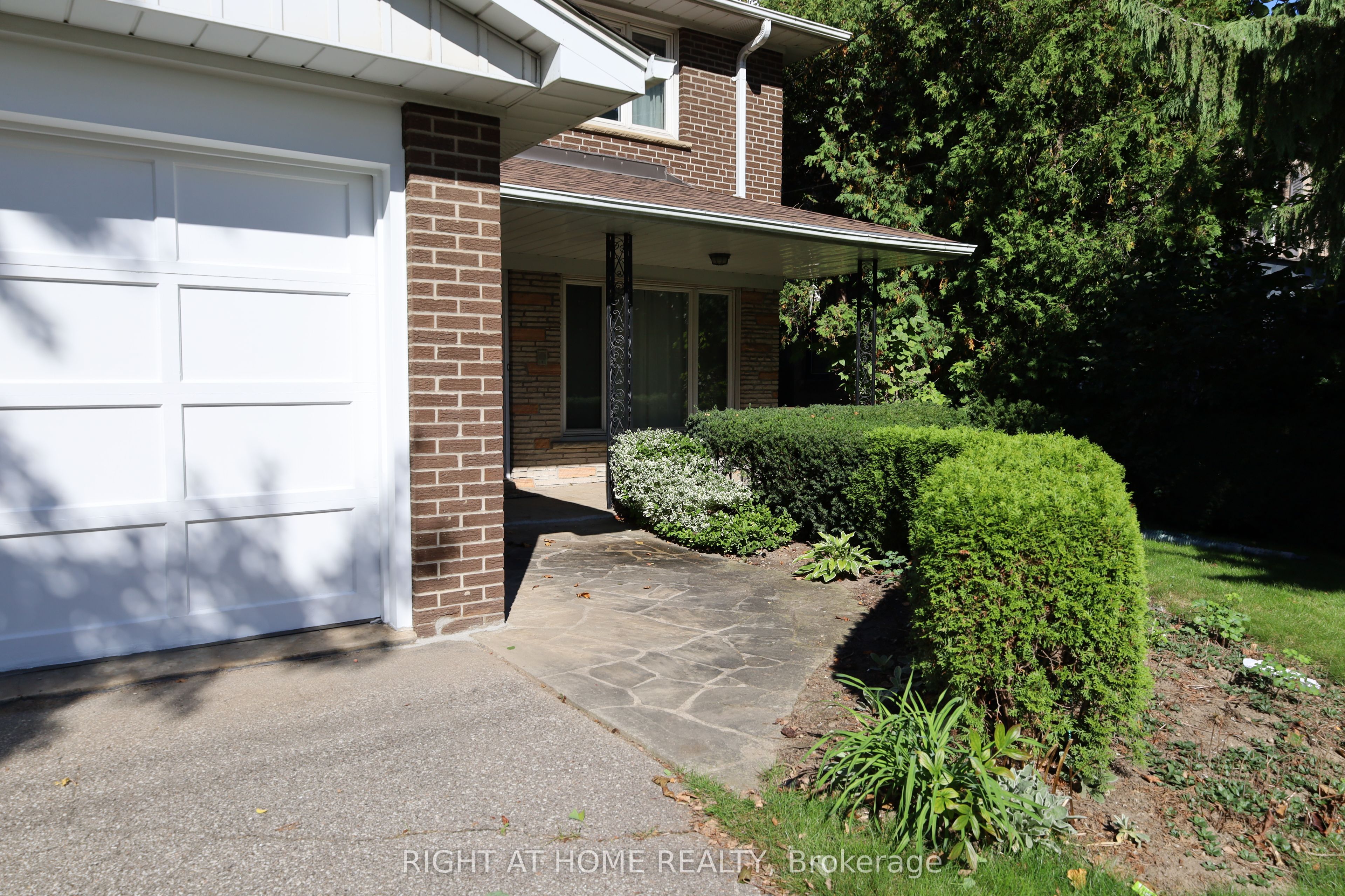 236 York Mills Road, Toronto, ON M2L 1L1 photo 3