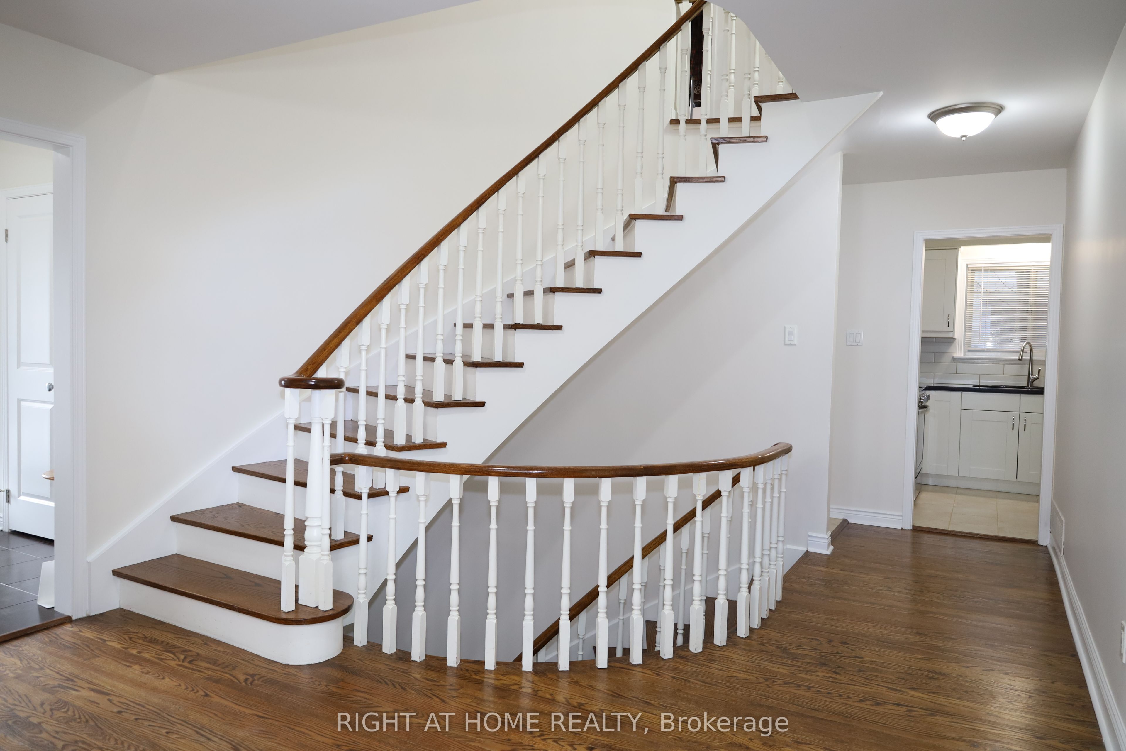 236 York Mills Road, Toronto, ON M2L 1L1 photo 5