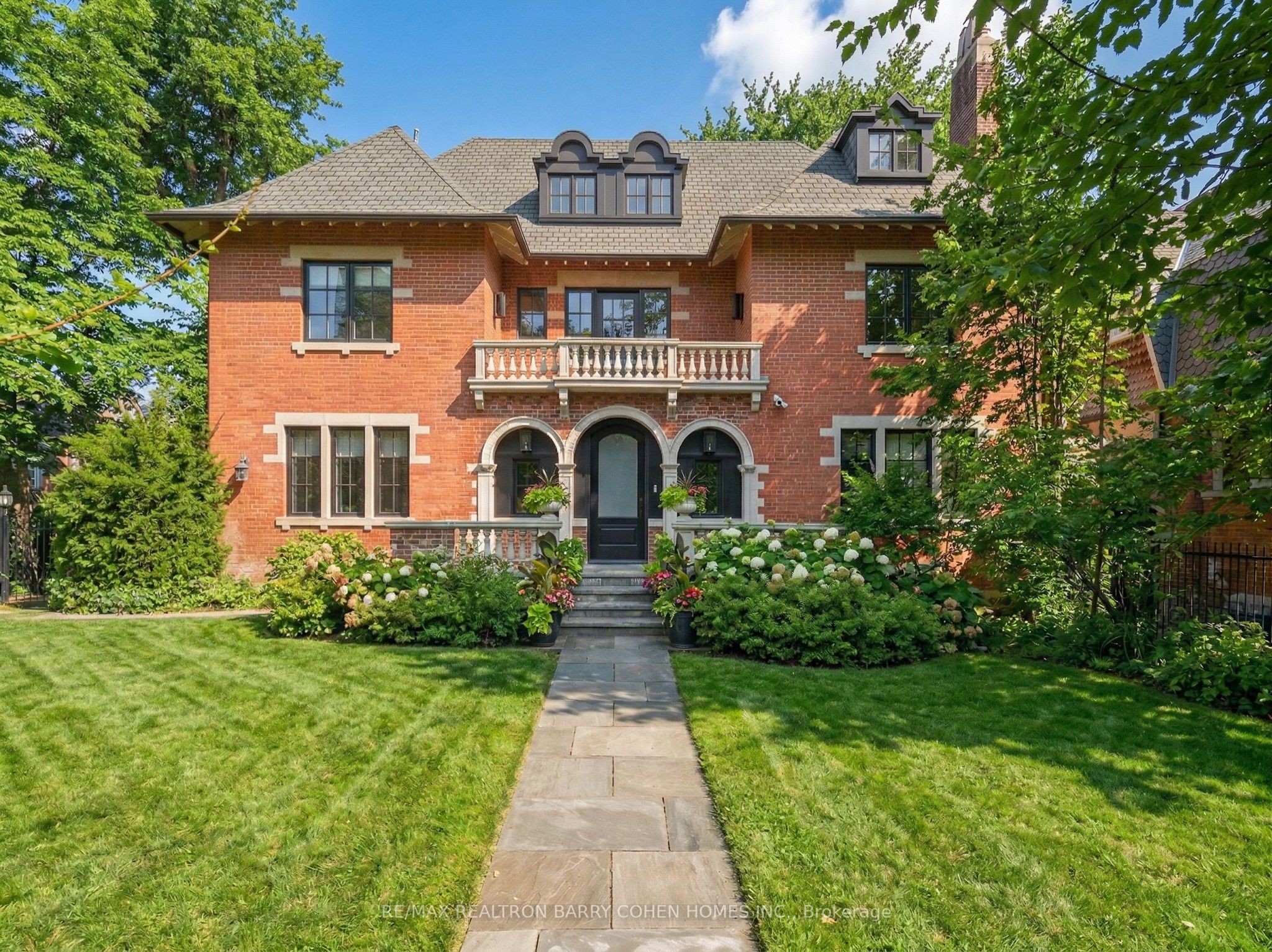62 Maple Avenue, Toronto, ON M4W 2T7