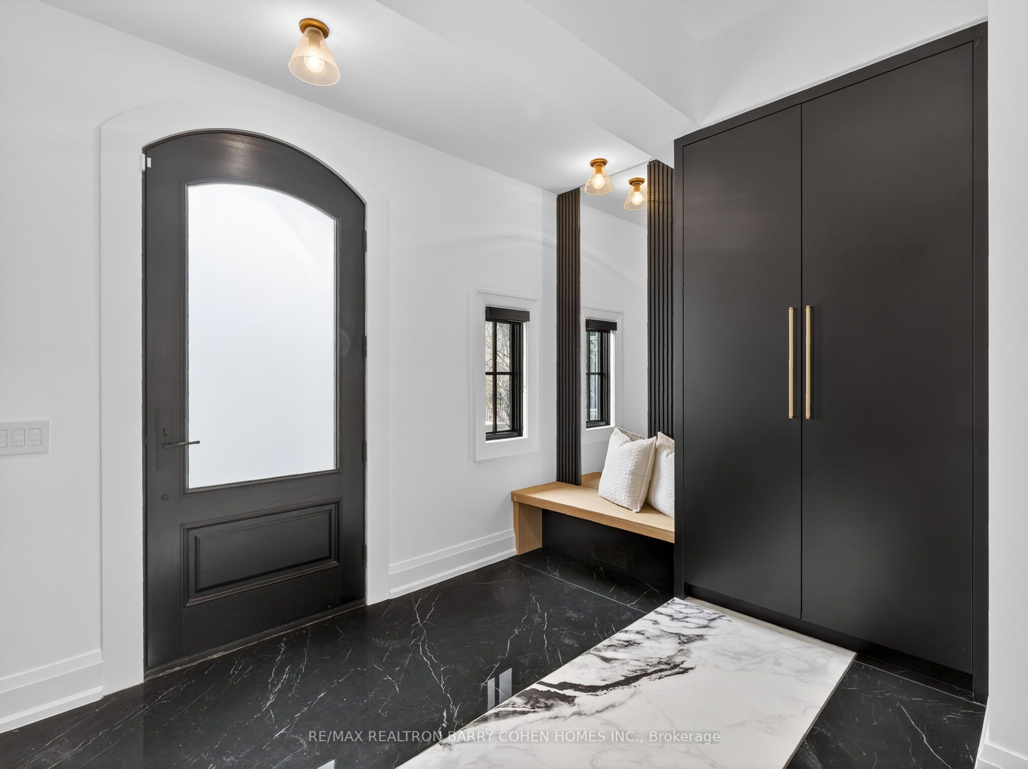 62 Maple Avenue, Toronto, ON M4W 2T7 photo 3