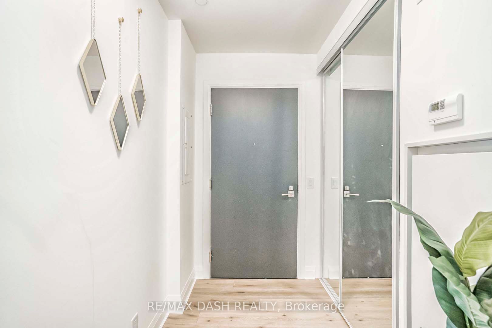 151 Avenue Road 205, Toronto, ON M5R 2H7 photo 4