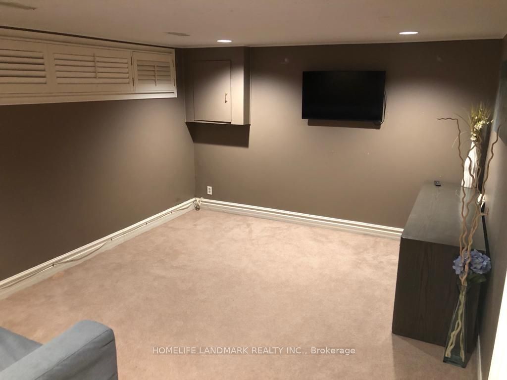 10 Oscar Court Bsmt, Toronto, ON M2K 2A4 photo 3