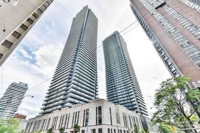 65 St Mary Street 810, Toronto, ON M5S 0A6