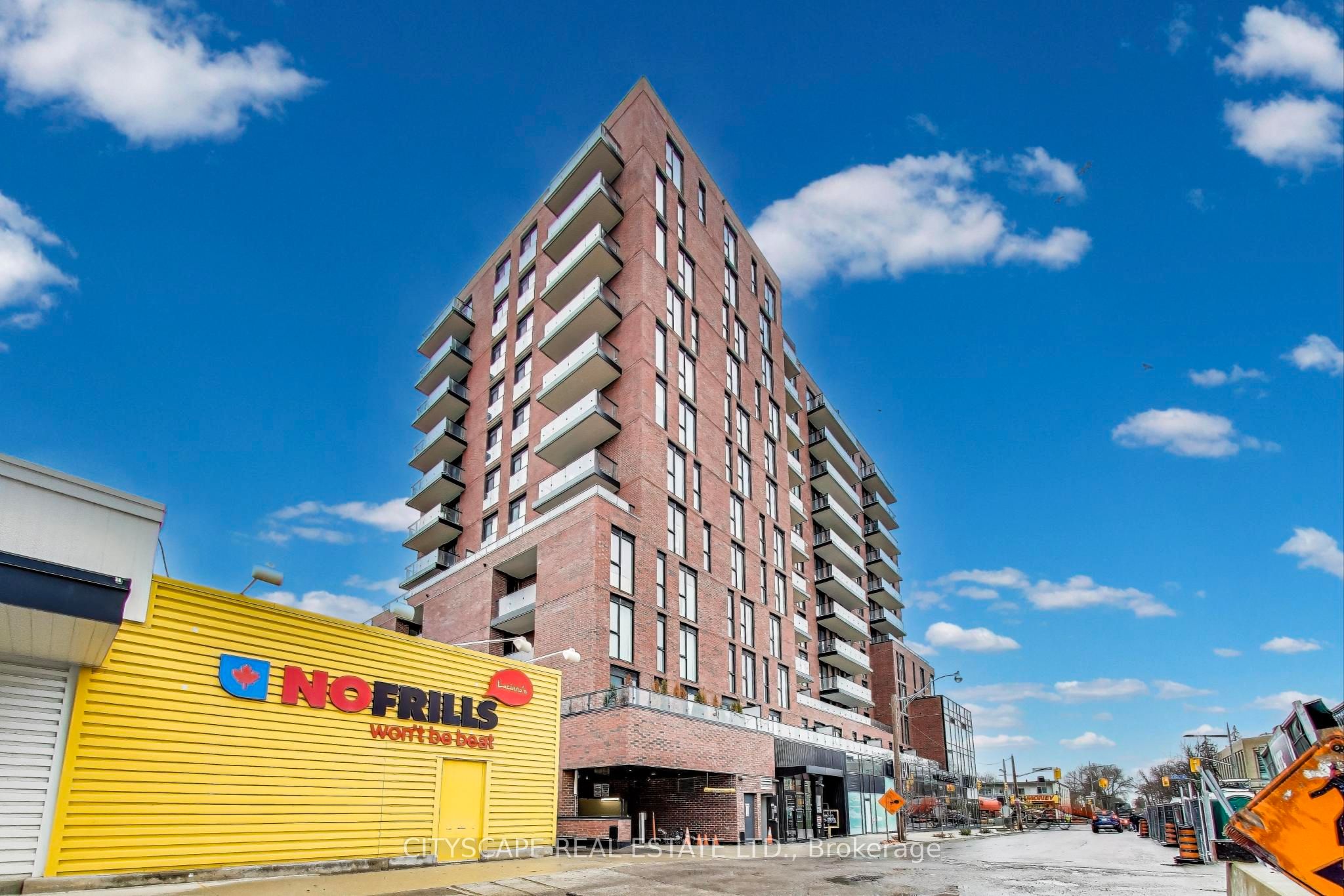185 Alberta Avenue 1210, Toronto, ON M6C 0A5 photo 5