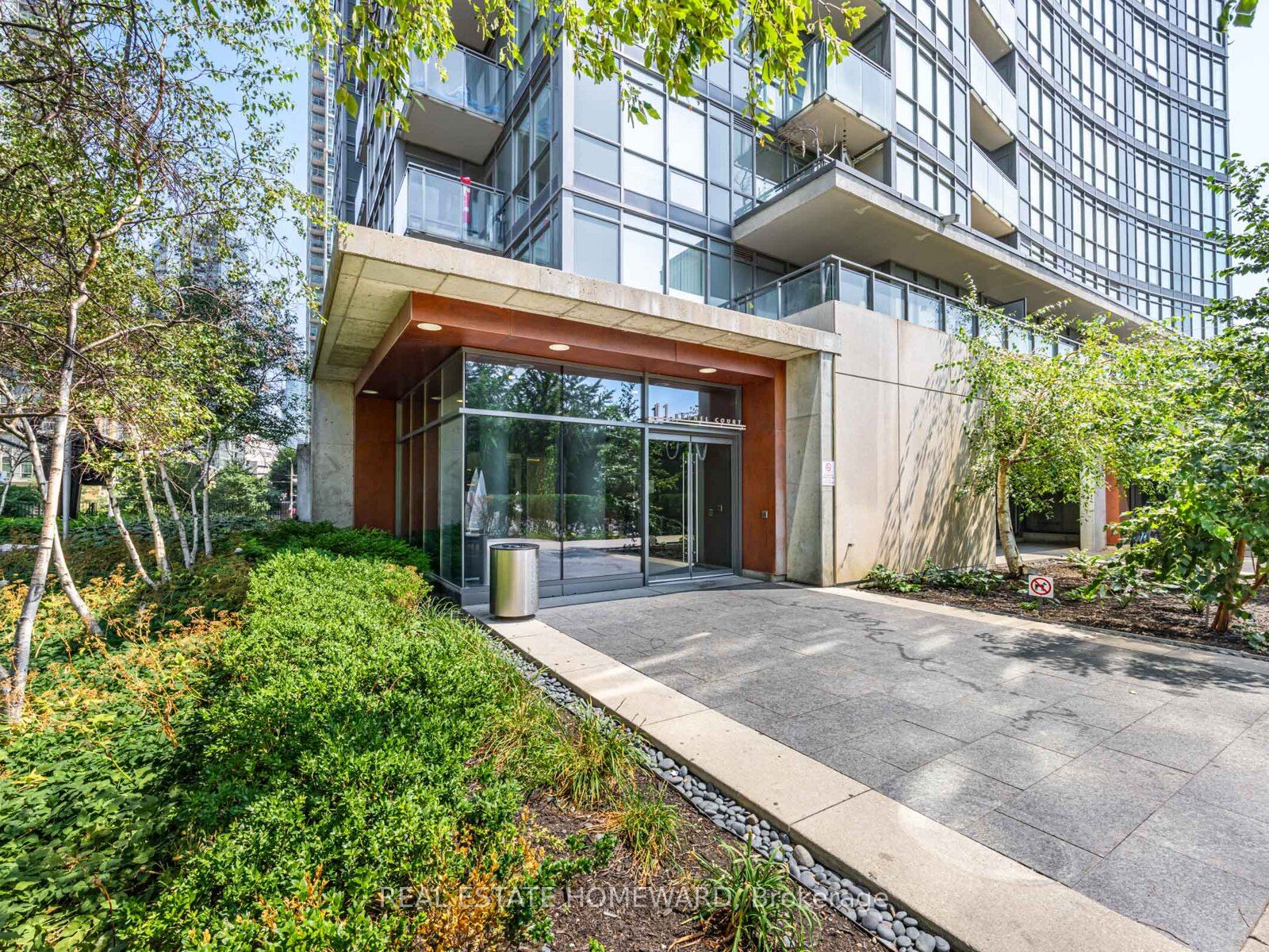 11 Brunel Court 906, Toronto, ON M5V 3Y3 photo 3