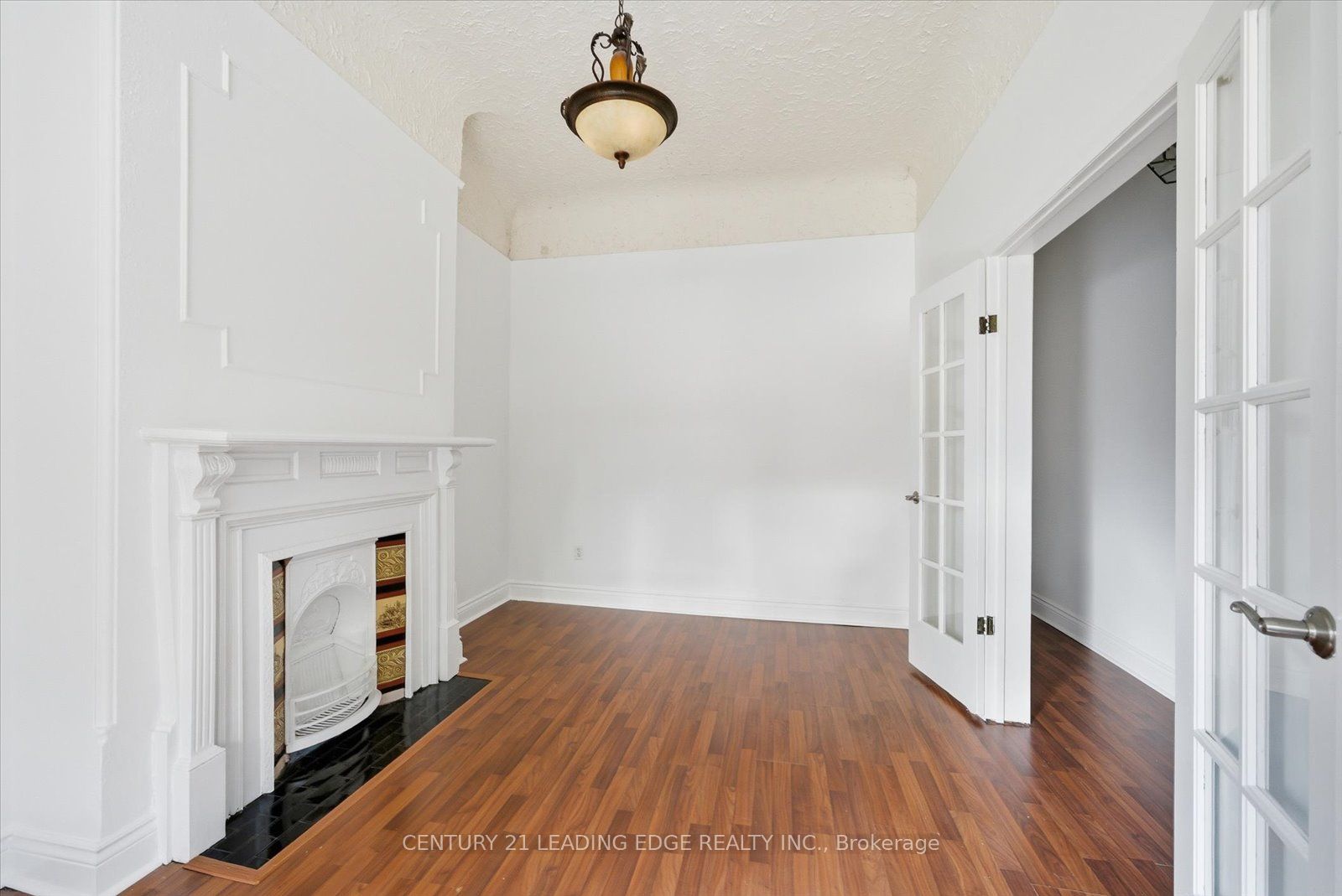 30 Ulster Street, Toronto, ON M5S 1E3 photo 5