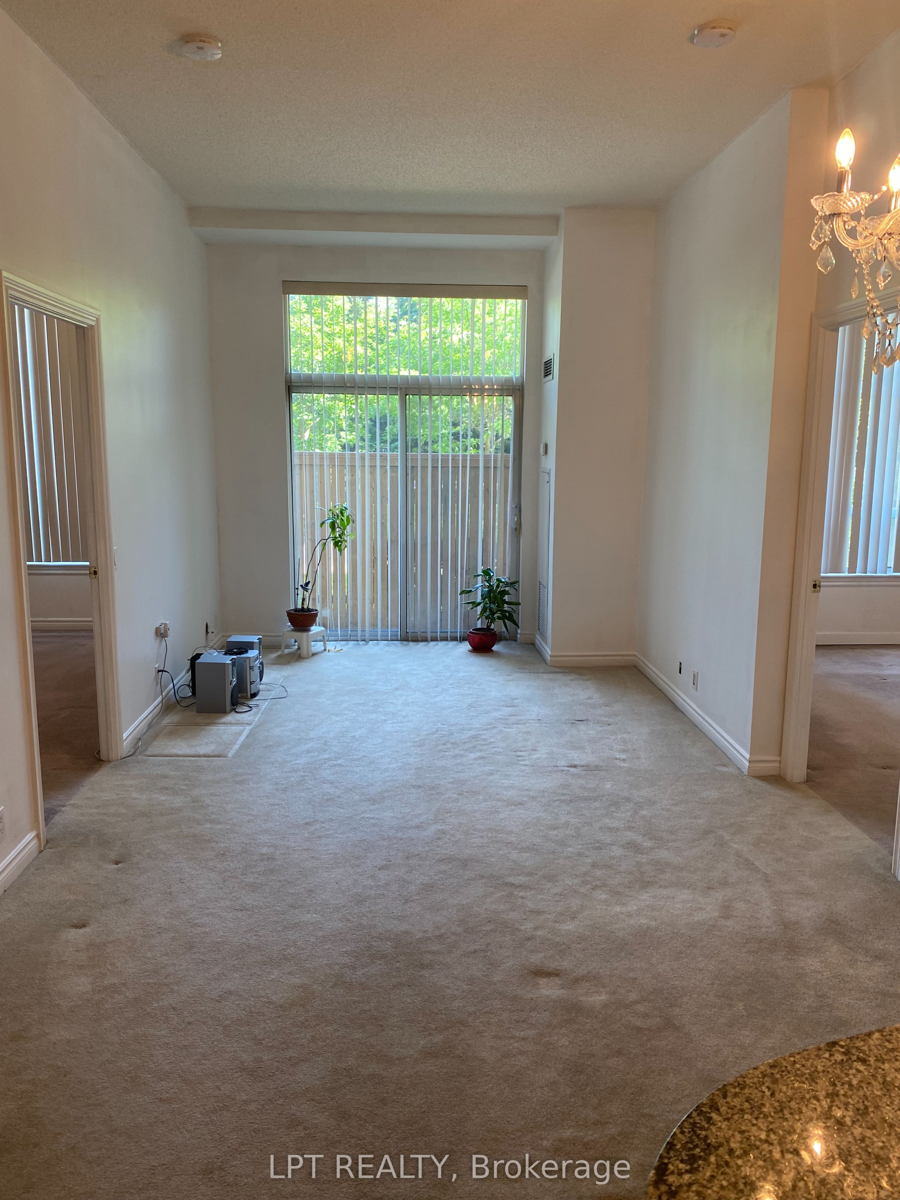 1720 Eglinton Avenue E 101, Toronto, ON M4A 1J7 photo 5