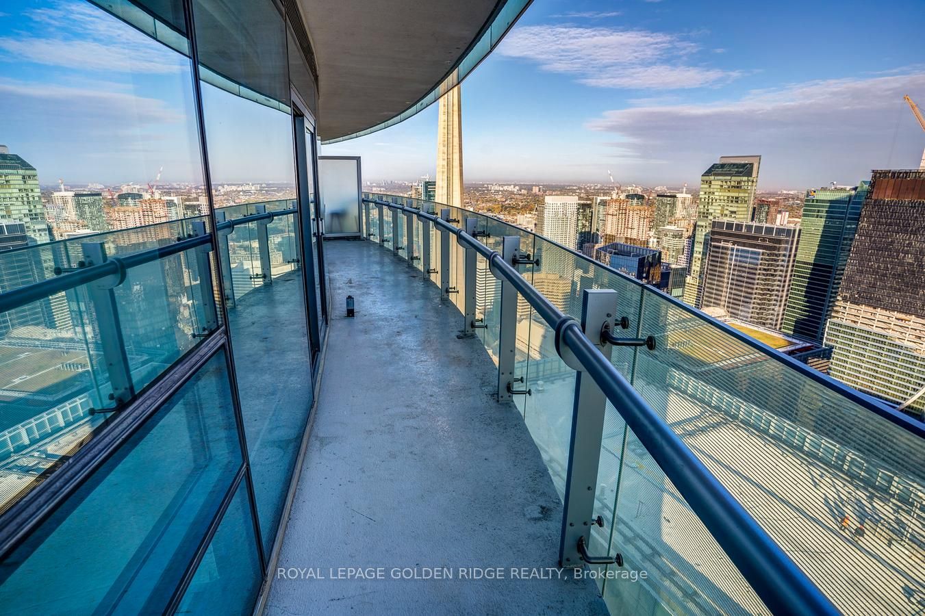 14 York Street 5809, Toronto, ON M5J 0B1 photo 5