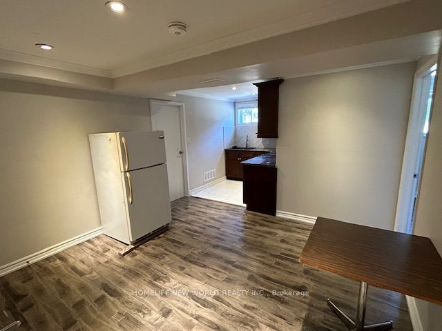 137 Cherokee Boulevard Bsmt, Toronto, ON M2J 4G2 photo 3
