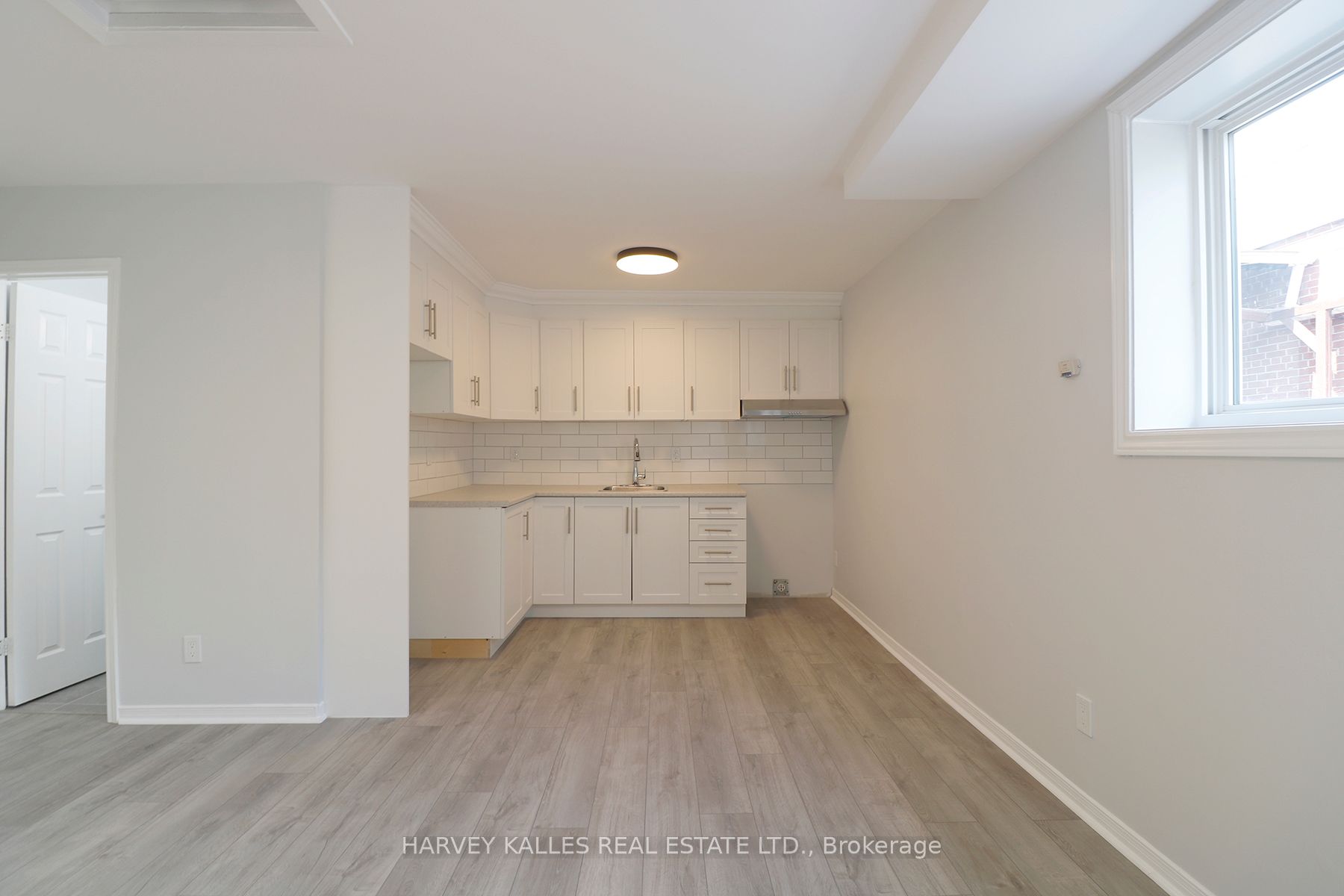 201 Augusta Avenue C, Toronto, ON M5T 2L4 photo 4