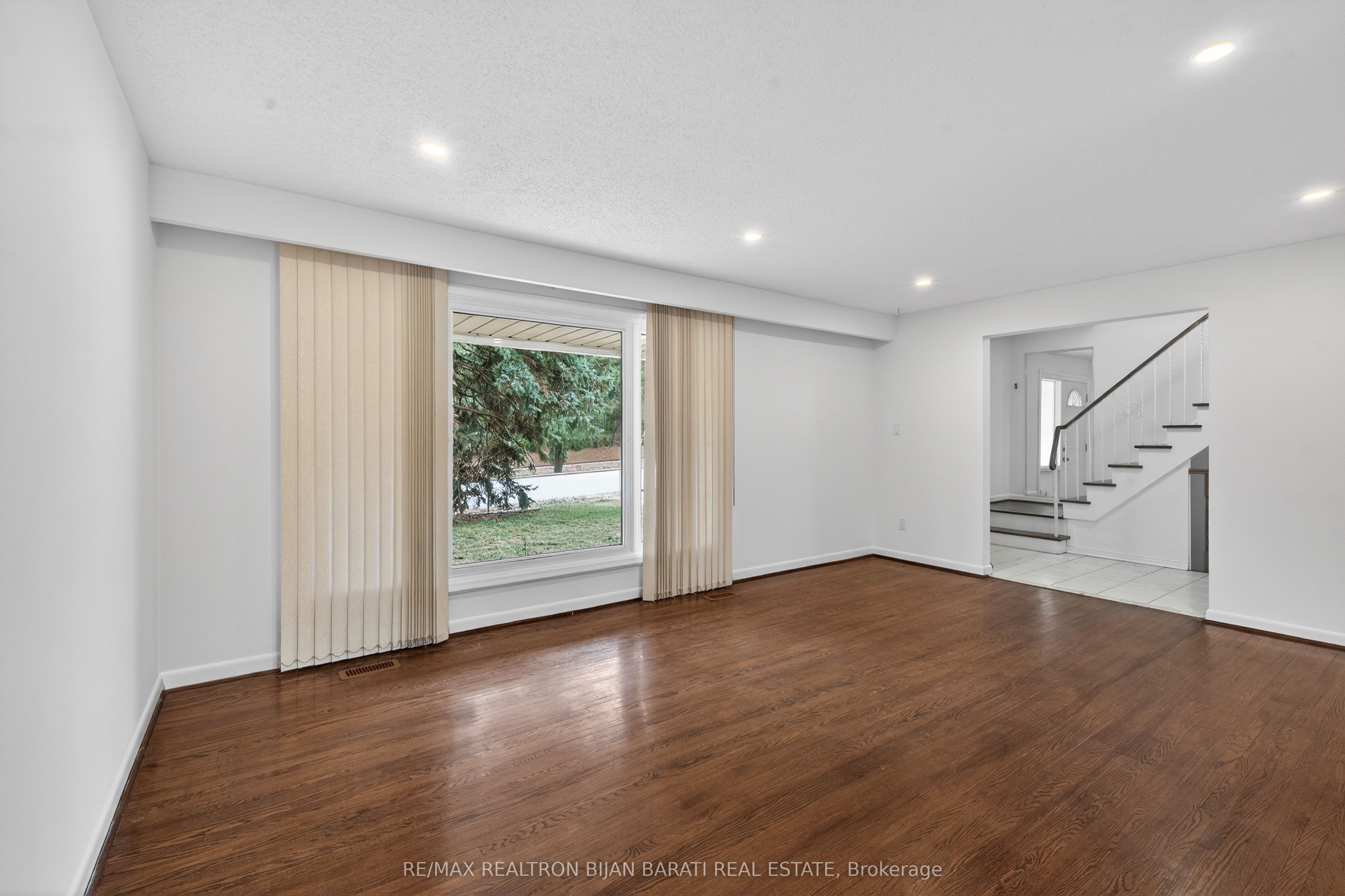 298 Newton Drive, Toronto, ON M2M 2P8 photo 3