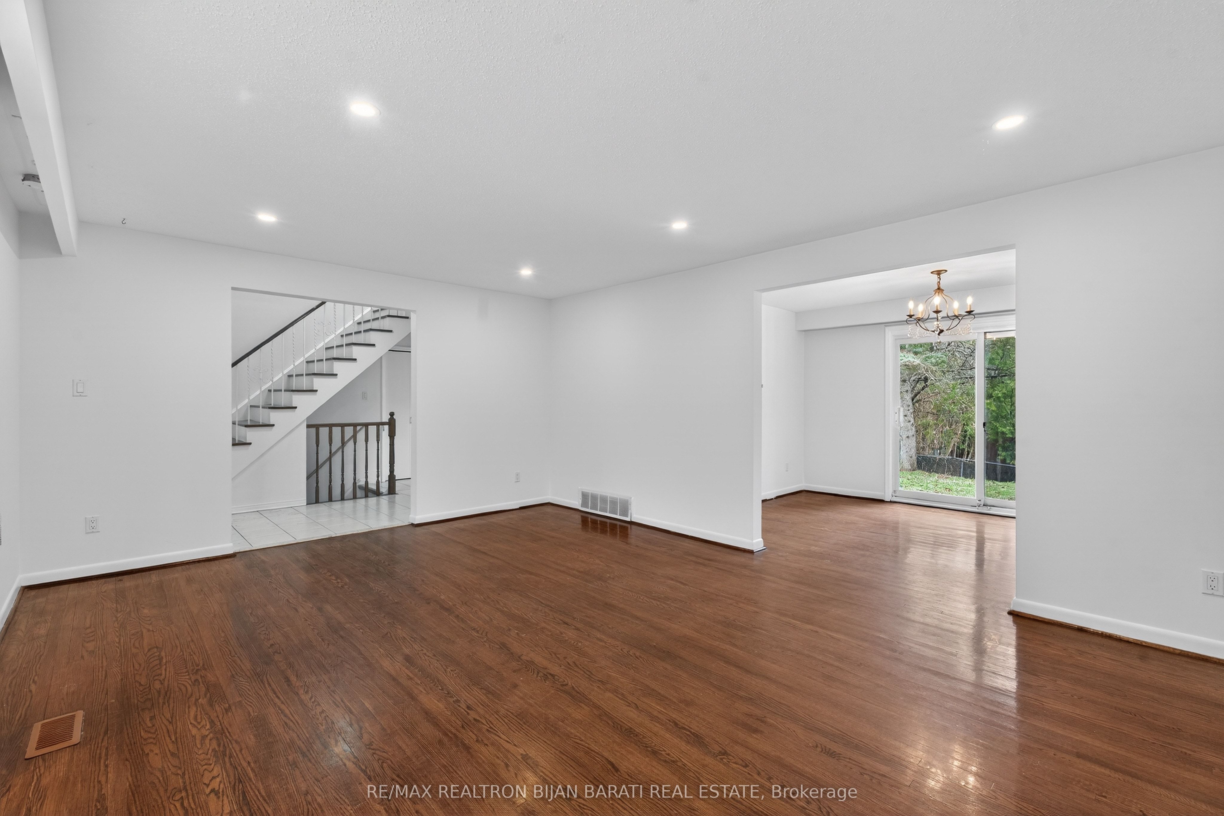 298 Newton Drive, Toronto, ON M2M 2P8 photo 5