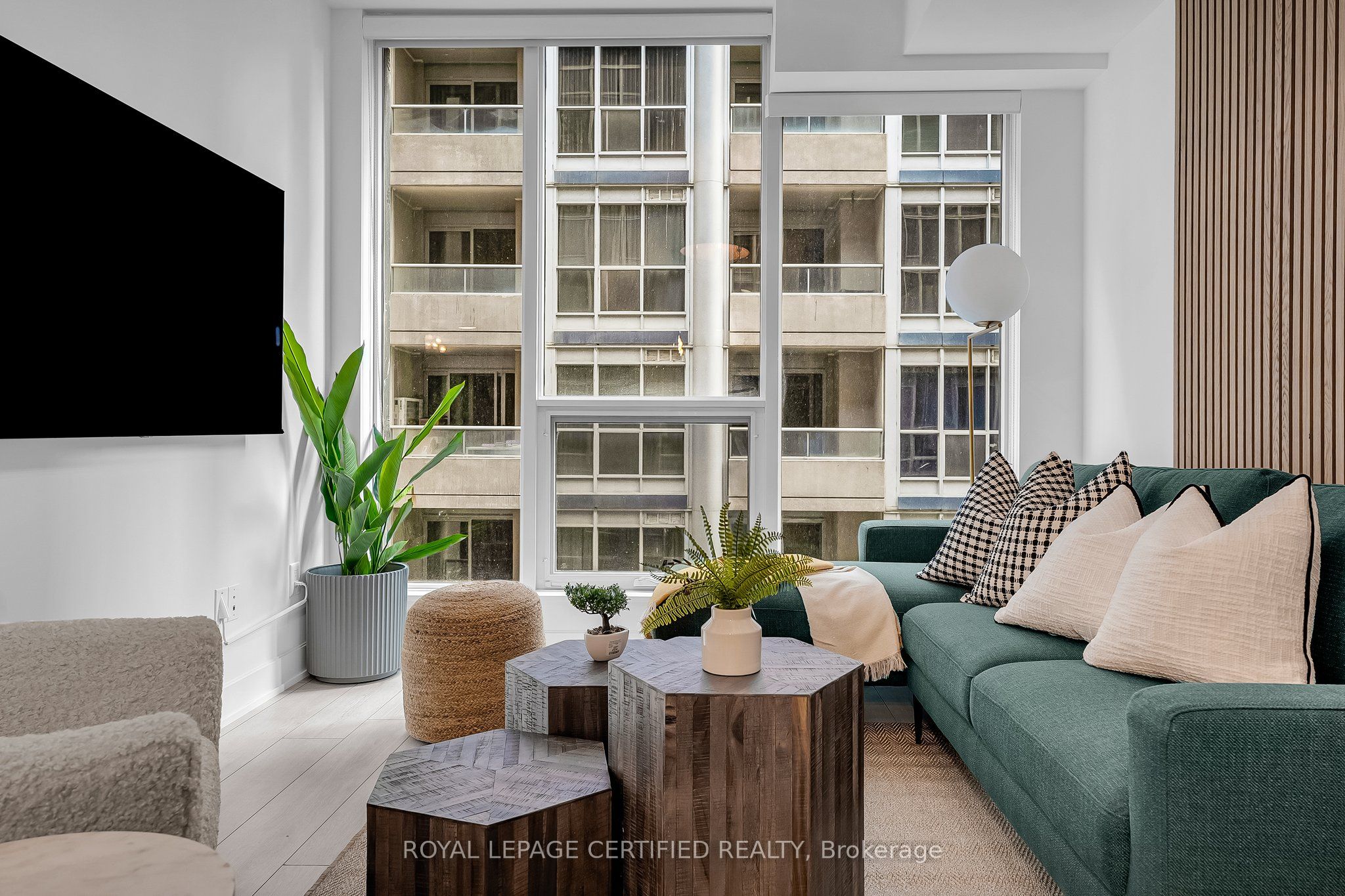 15 Mercer Street 705, Toronto, ON M5V 0T8 photo 2