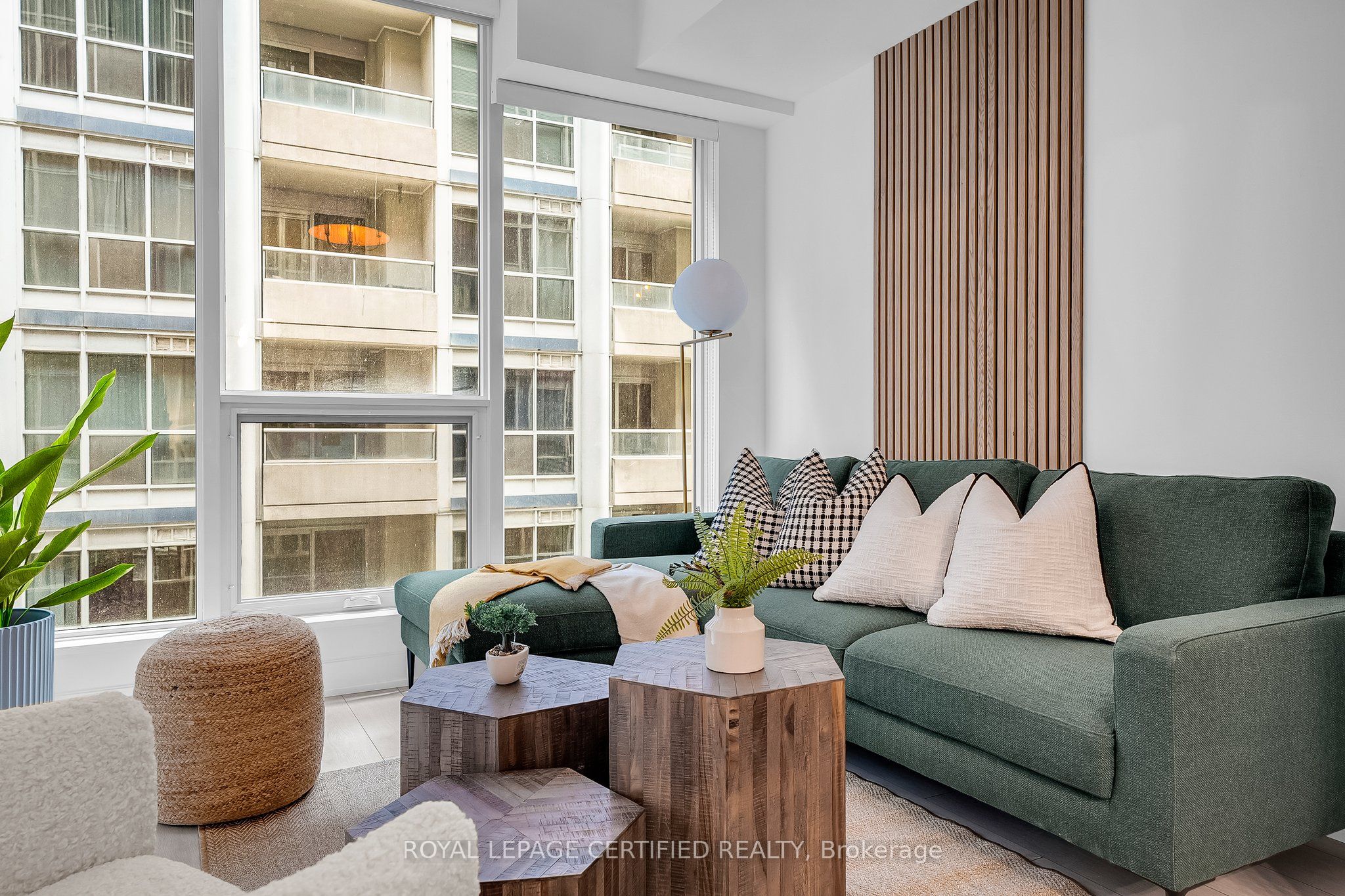 15 Mercer Street 705, Toronto, ON M5V 0T8 photo 3