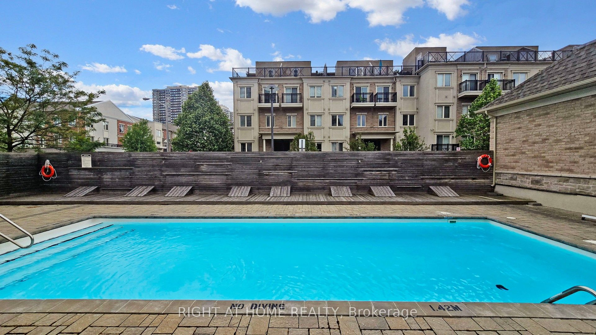 19 Coneflower Crescent 258, Toronto, ON M2R 0A5 photo 4