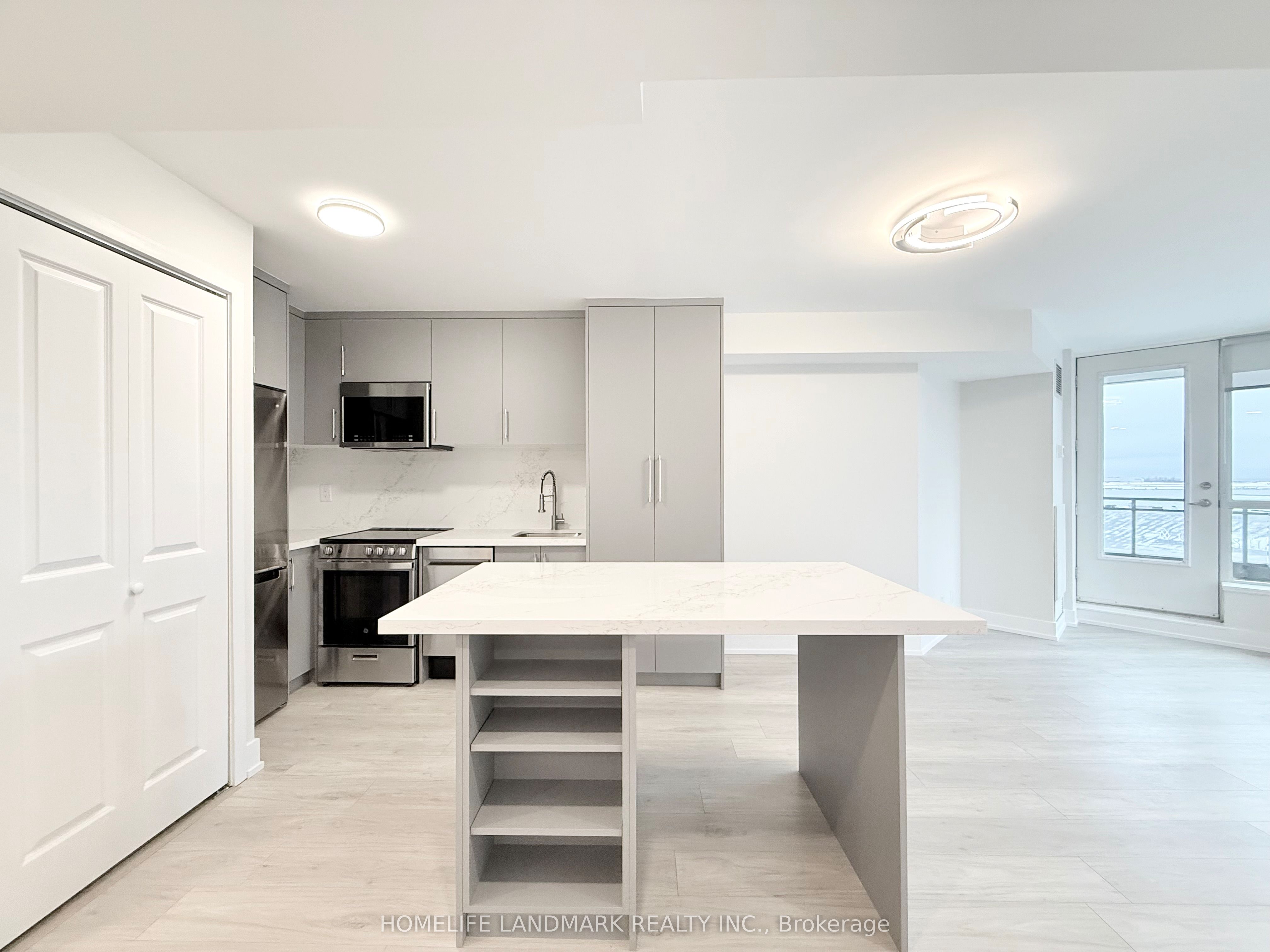 230 Queens Quay W 727, Toronto, ON M5J 2Y7 photo 4