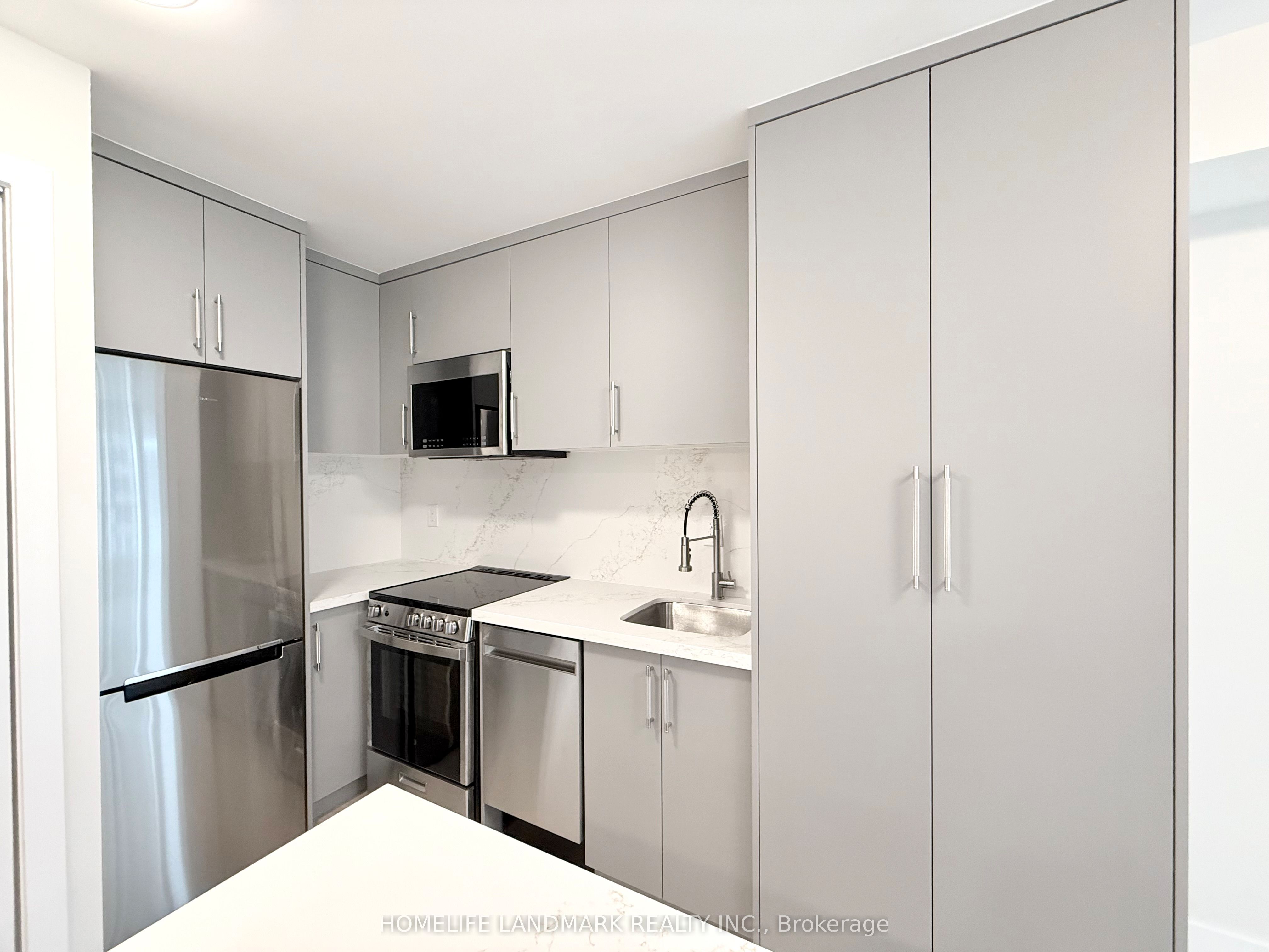 230 Queens Quay W 727, Toronto, ON M5J 2Y7 photo 5