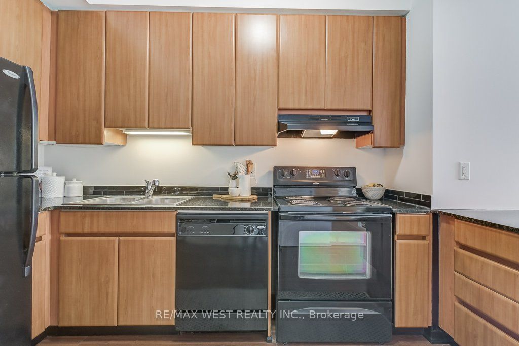30 Canterbury Place 501, Toronto, ON M2N 0B9 photo 5