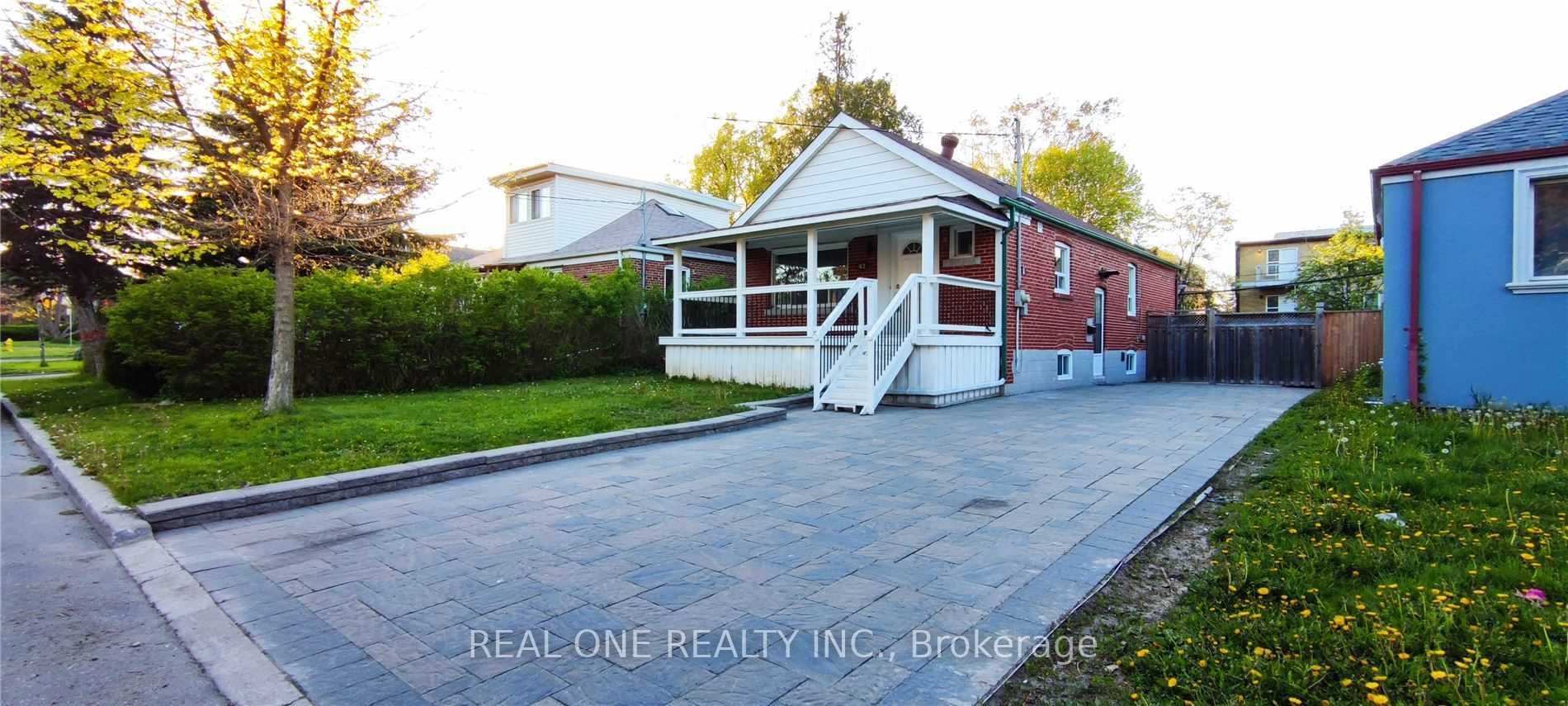42 Cadillac Avenue Lower, Toronto, ON M3H 1S2