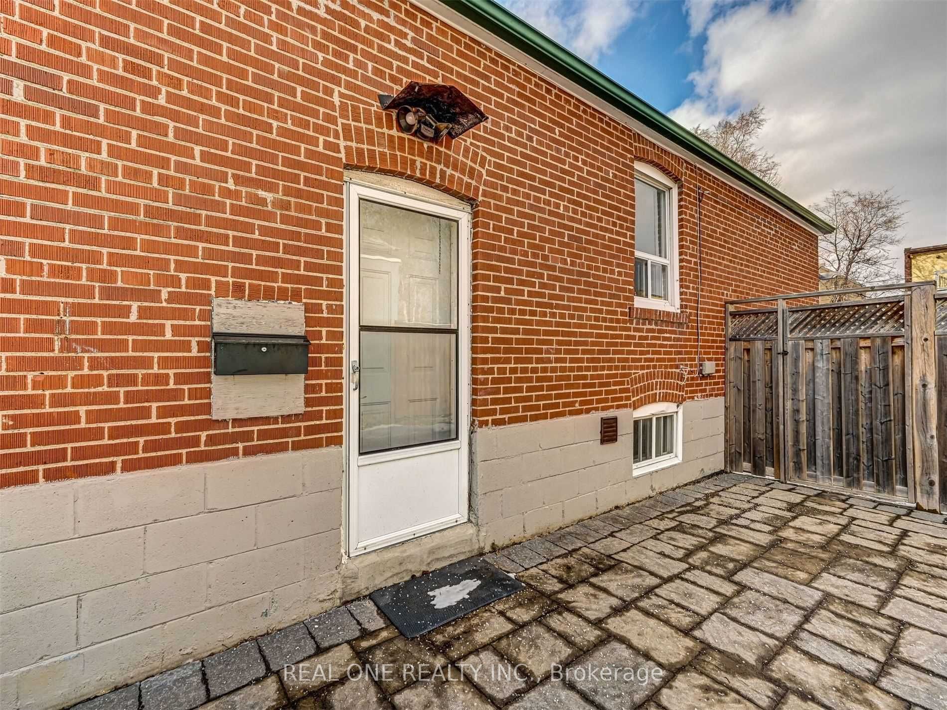 42 Cadillac Avenue Lower, Toronto, ON M3H 1S2 photo 3