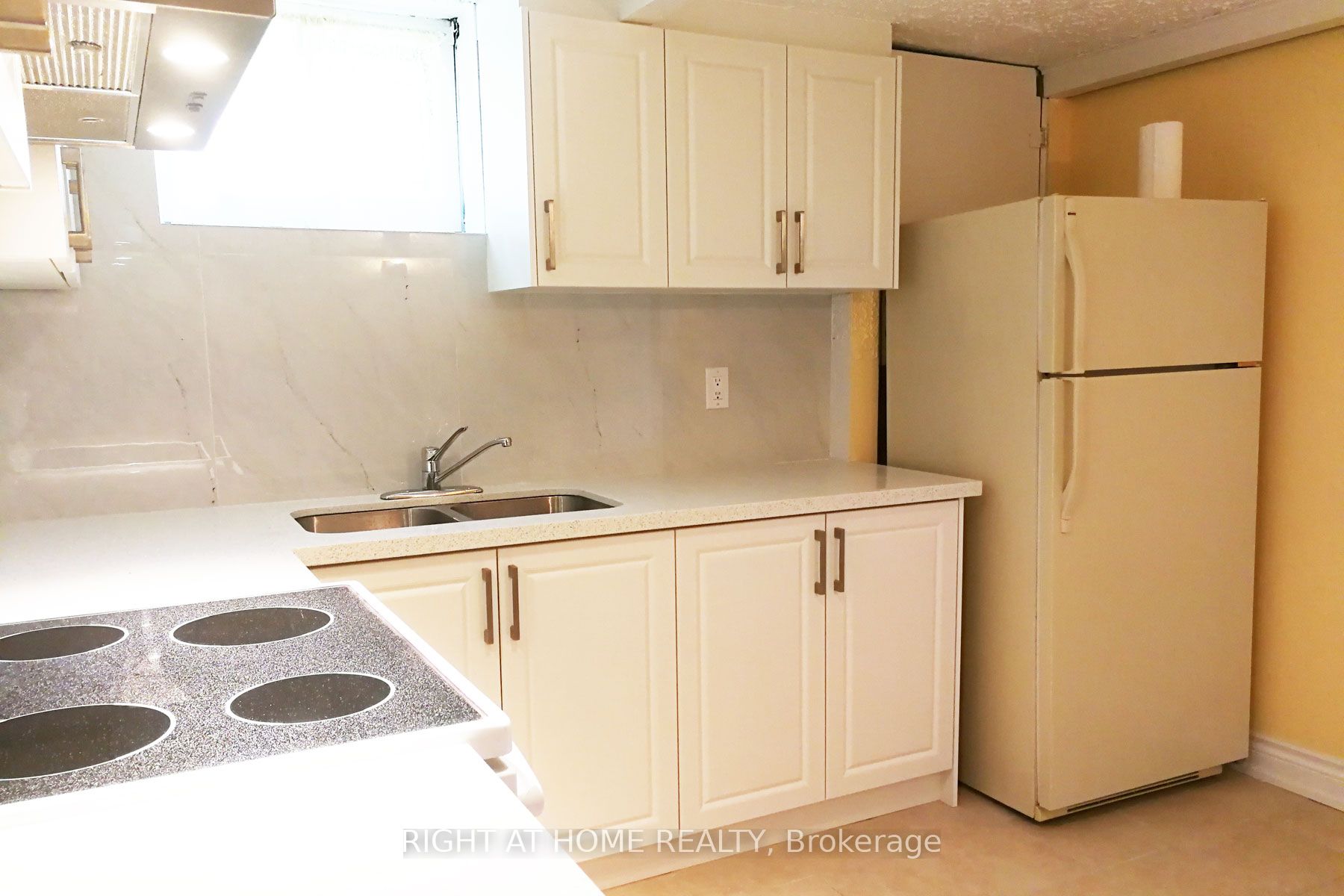 51 Wilkinson Drive Lower, Toronto, ON M2J 3Z6 photo 2