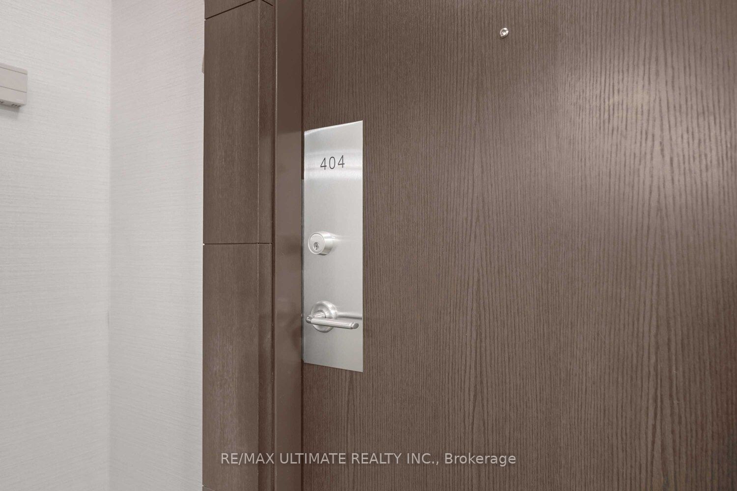 28 Linden Street 404, Toronto, ON M4Y 0A4 photo 4