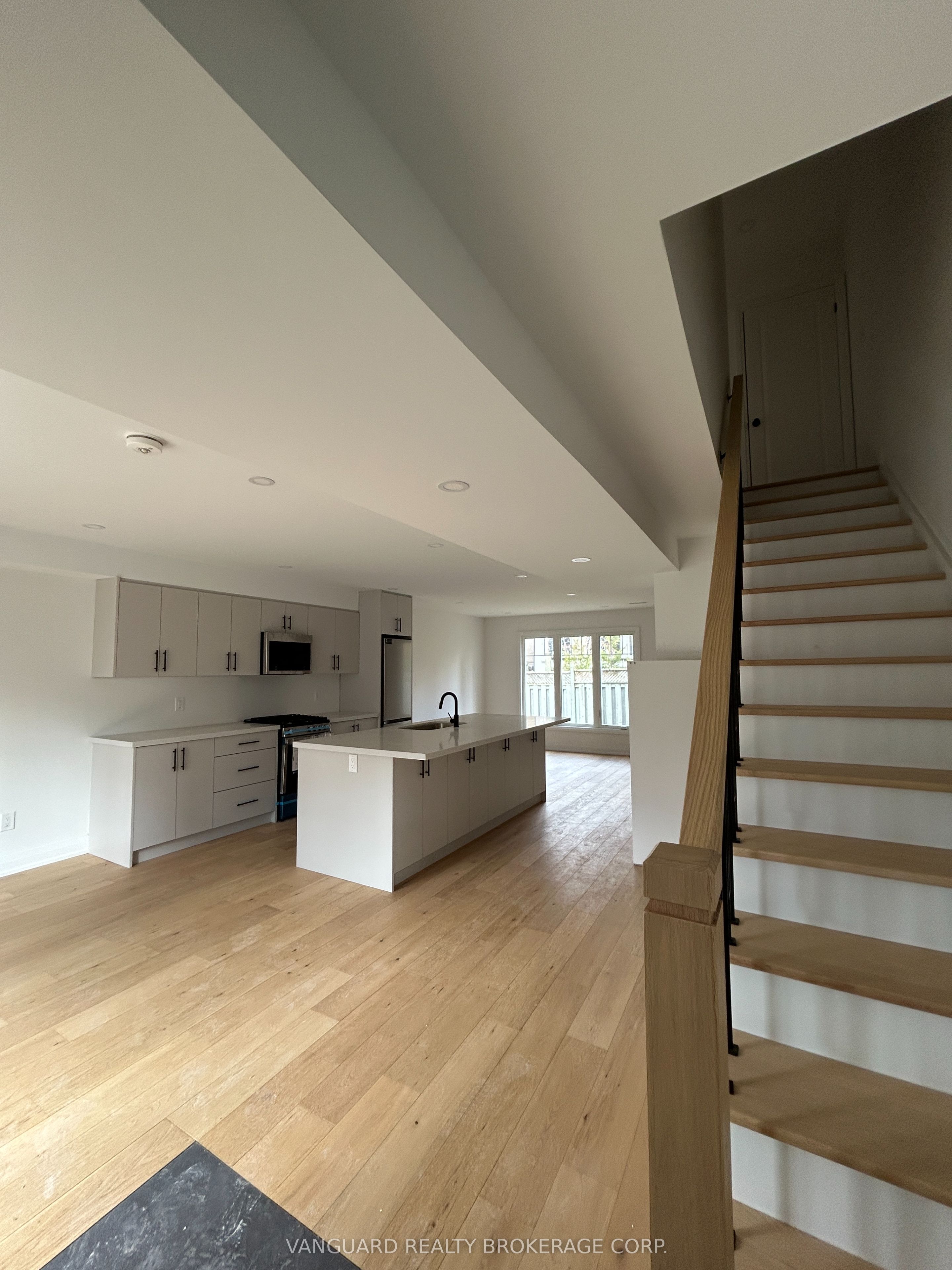 12 Franklin Avenue D, Toronto, ON M2N 1B6 photo 2