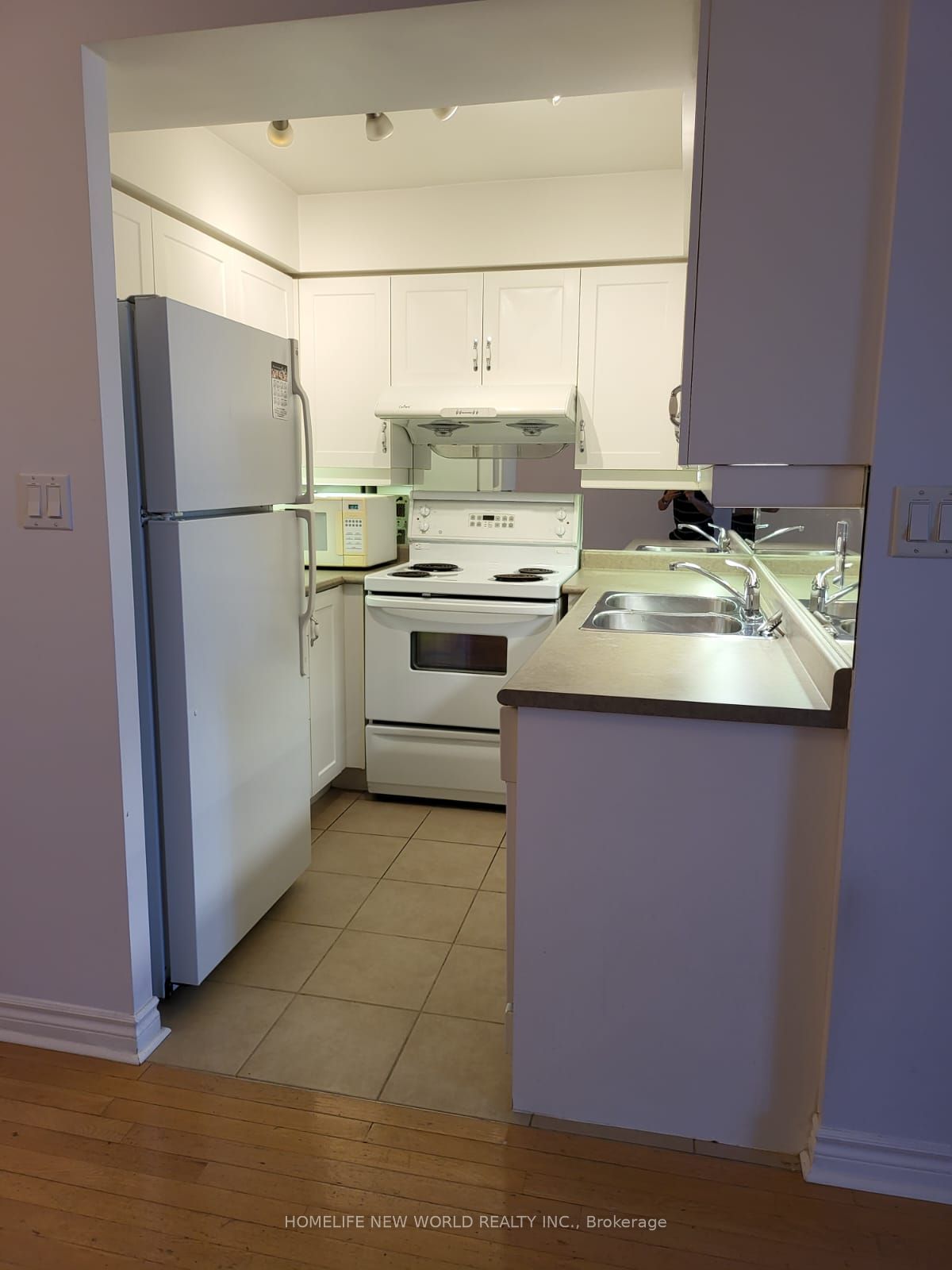 3 Rean Drive 1805, Toronto, ON M2K 3C2