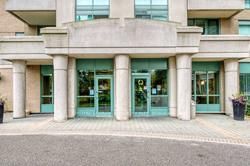 3 Pemberton Avenue 402, Toronto, ON M2M 4M1 photo 3