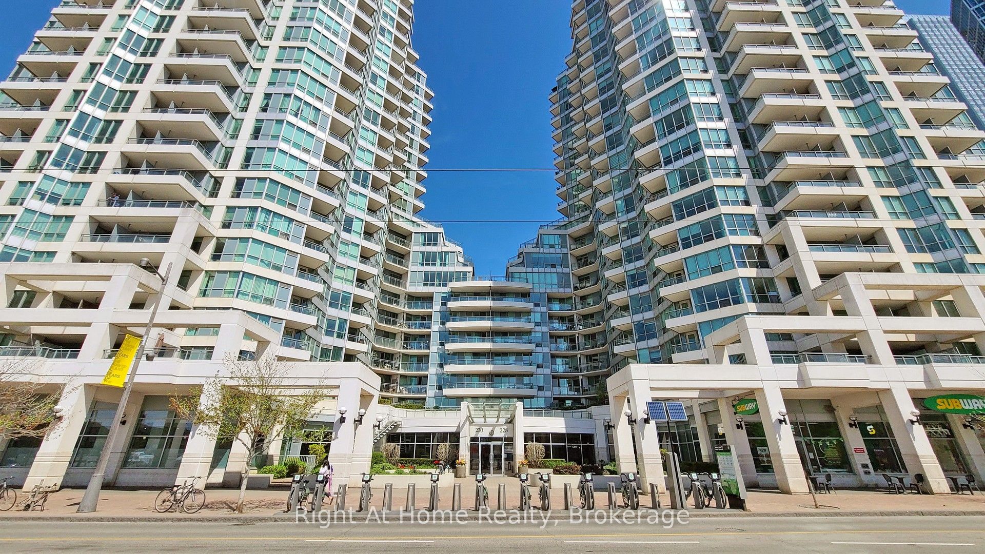 228 Queens Quay W 209, Toronto, ON M5J 2X1