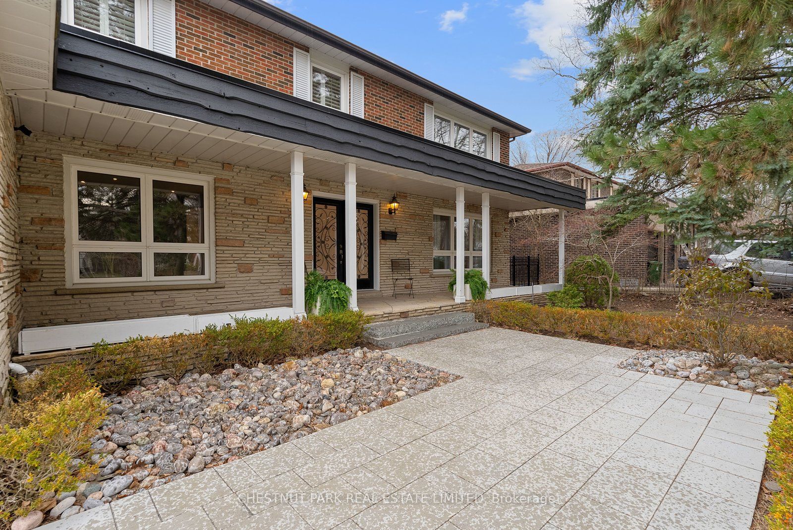 16 Sagewood Drive, Toronto, ON M3B 3G5 photo 2