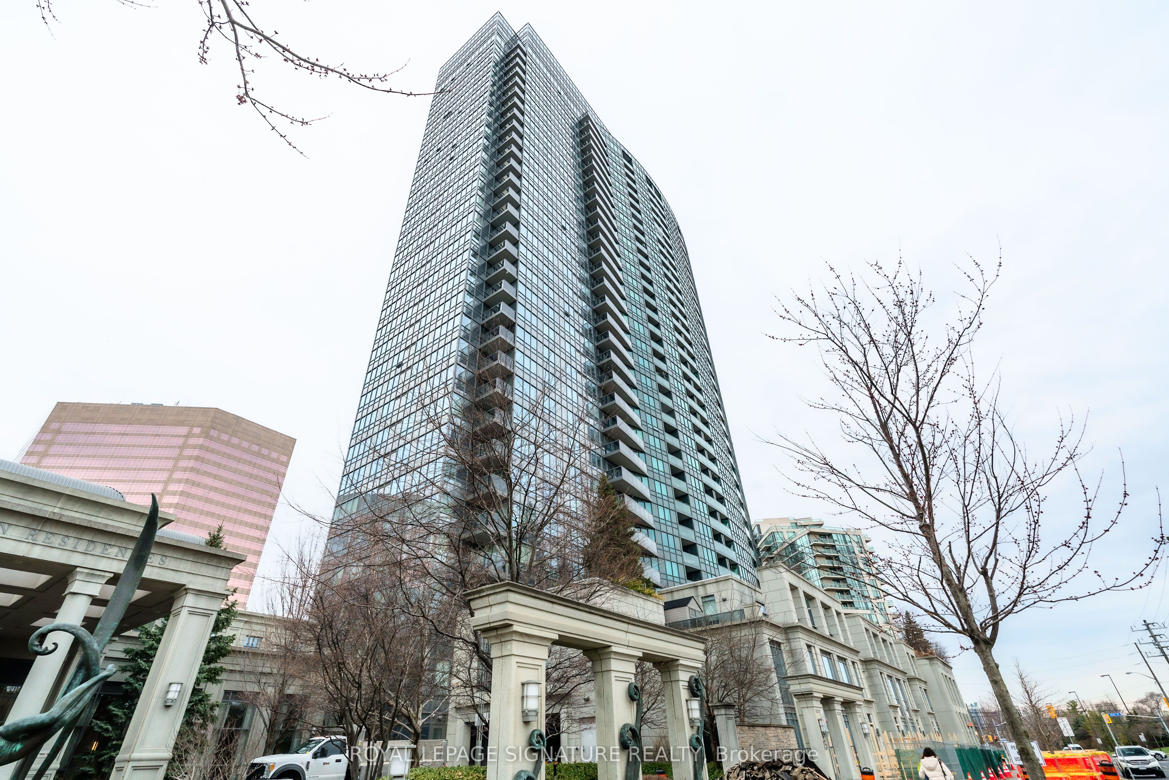 15 Greenview Avenue 2408, Toronto, ON M2M 4M7 photo 2