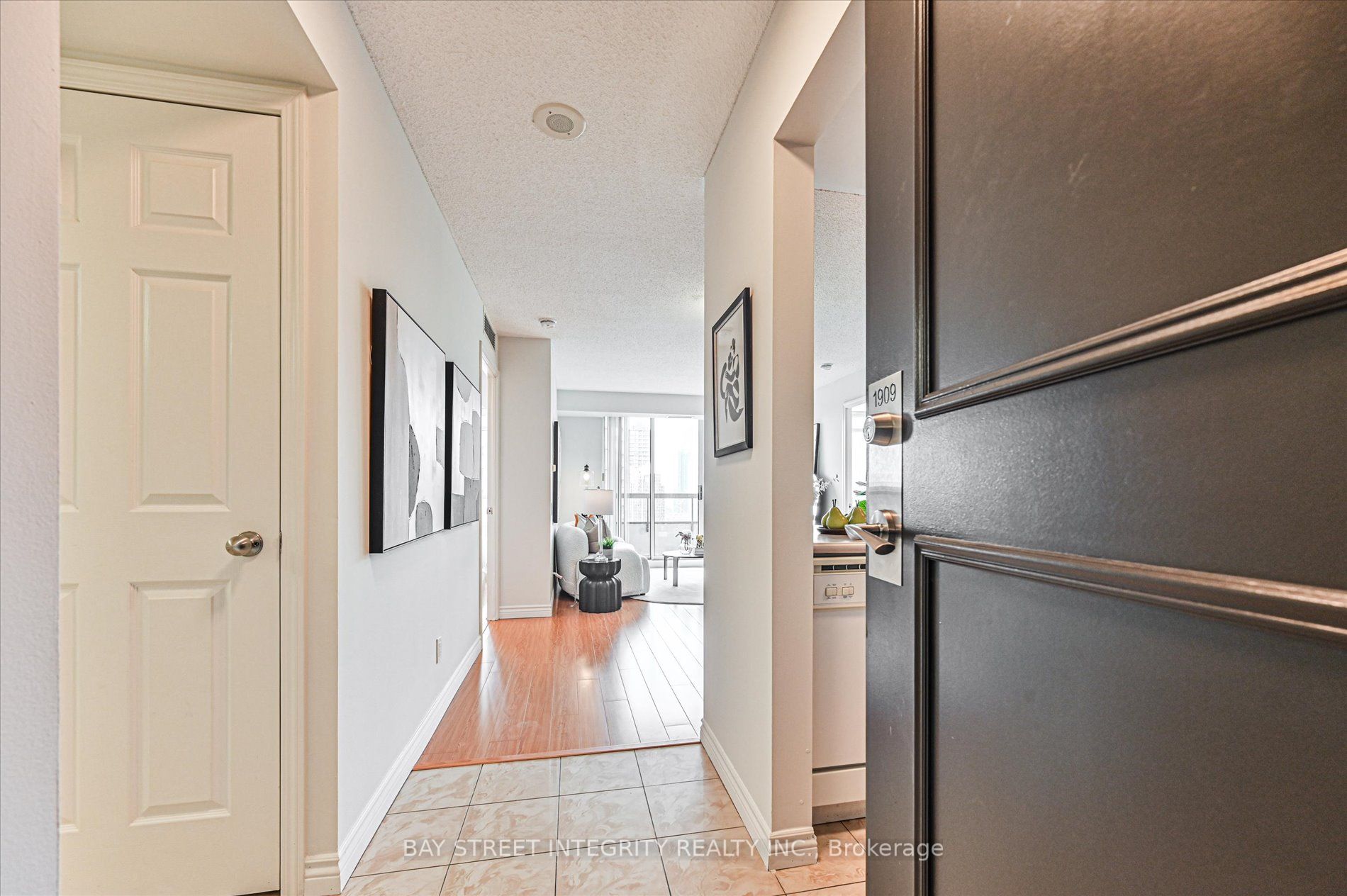 33 Empress Avenue 1909, Toronto C14, ON M2N 6Y7 photo 5
