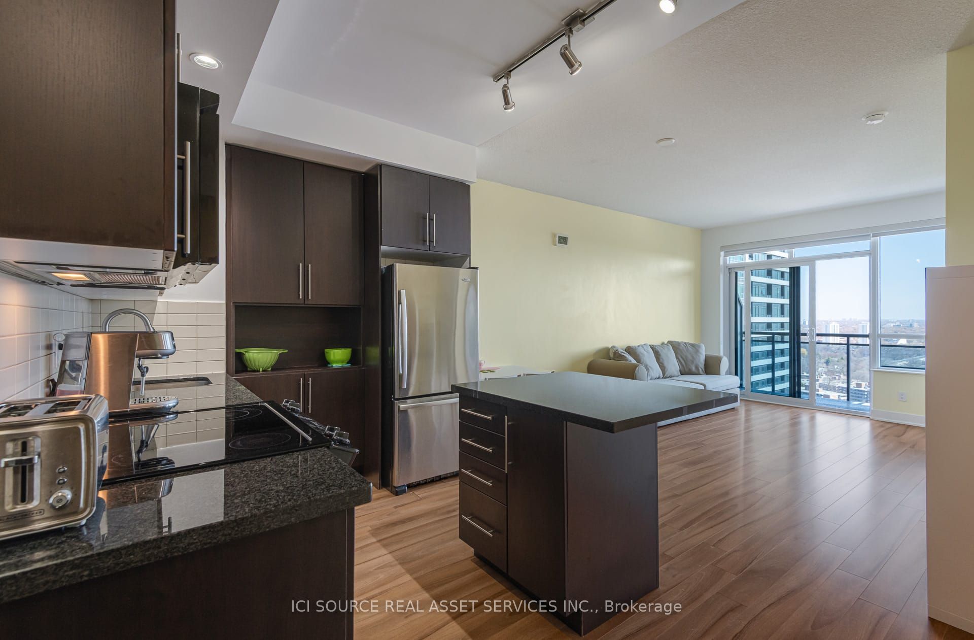 28 Linden Street 2303, Toronto, ON M4Y 0A4
