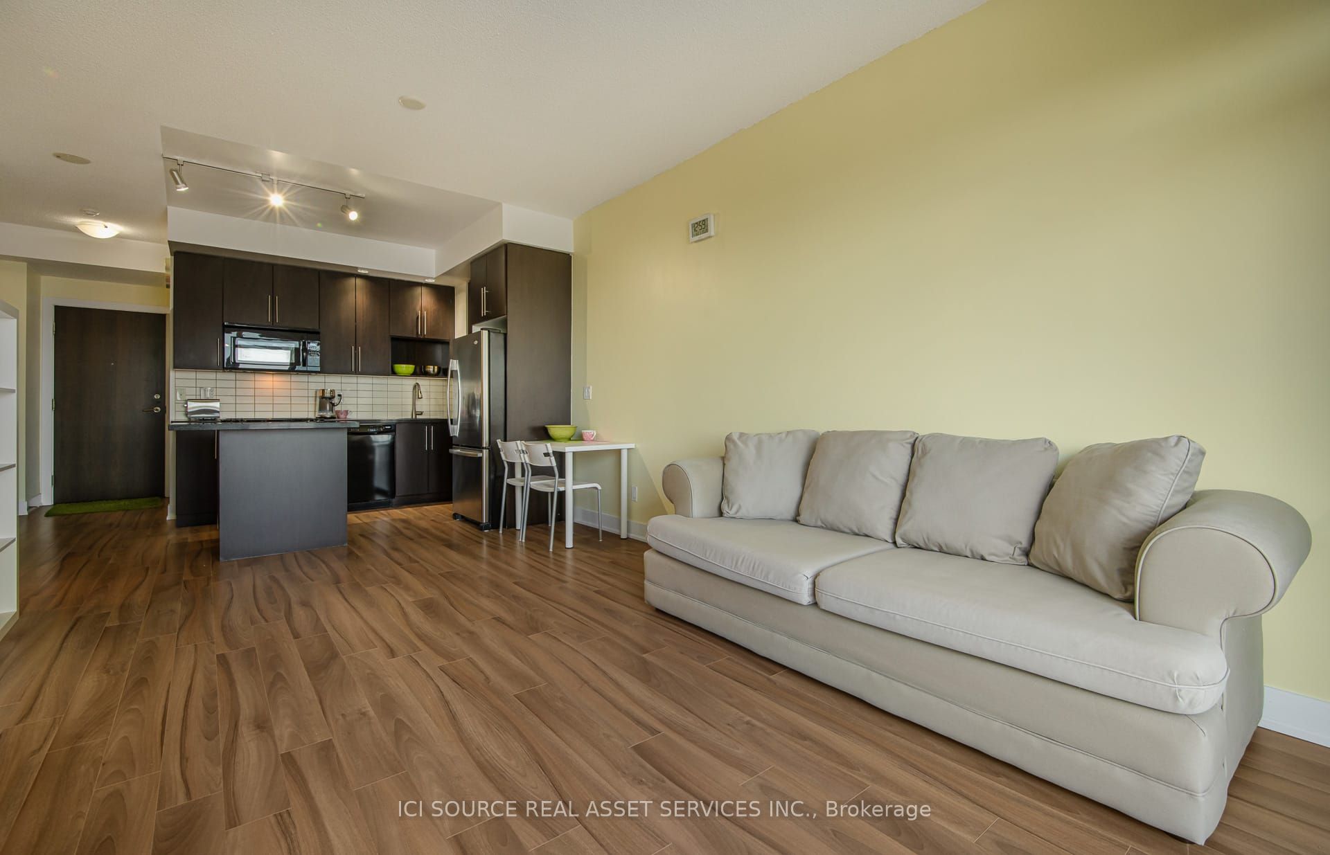 28 Linden Street 2303, Toronto, ON M4Y 0A4 photo 4
