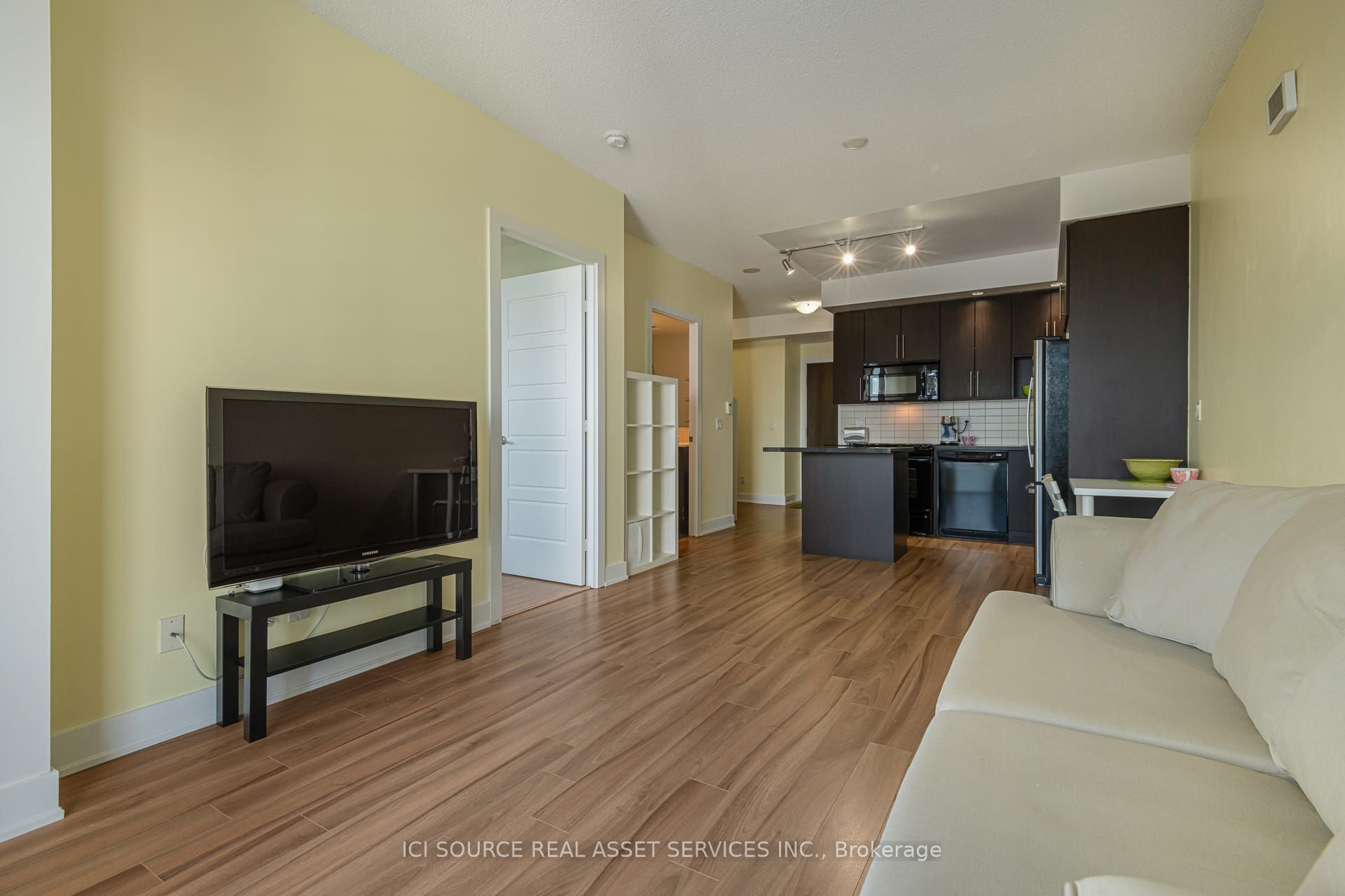 28 Linden Street 2303, Toronto, ON M4Y 0A4 photo 5