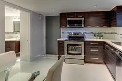 32 College View Avenue 4, Toronto, ON M5P 1J4 photo 2